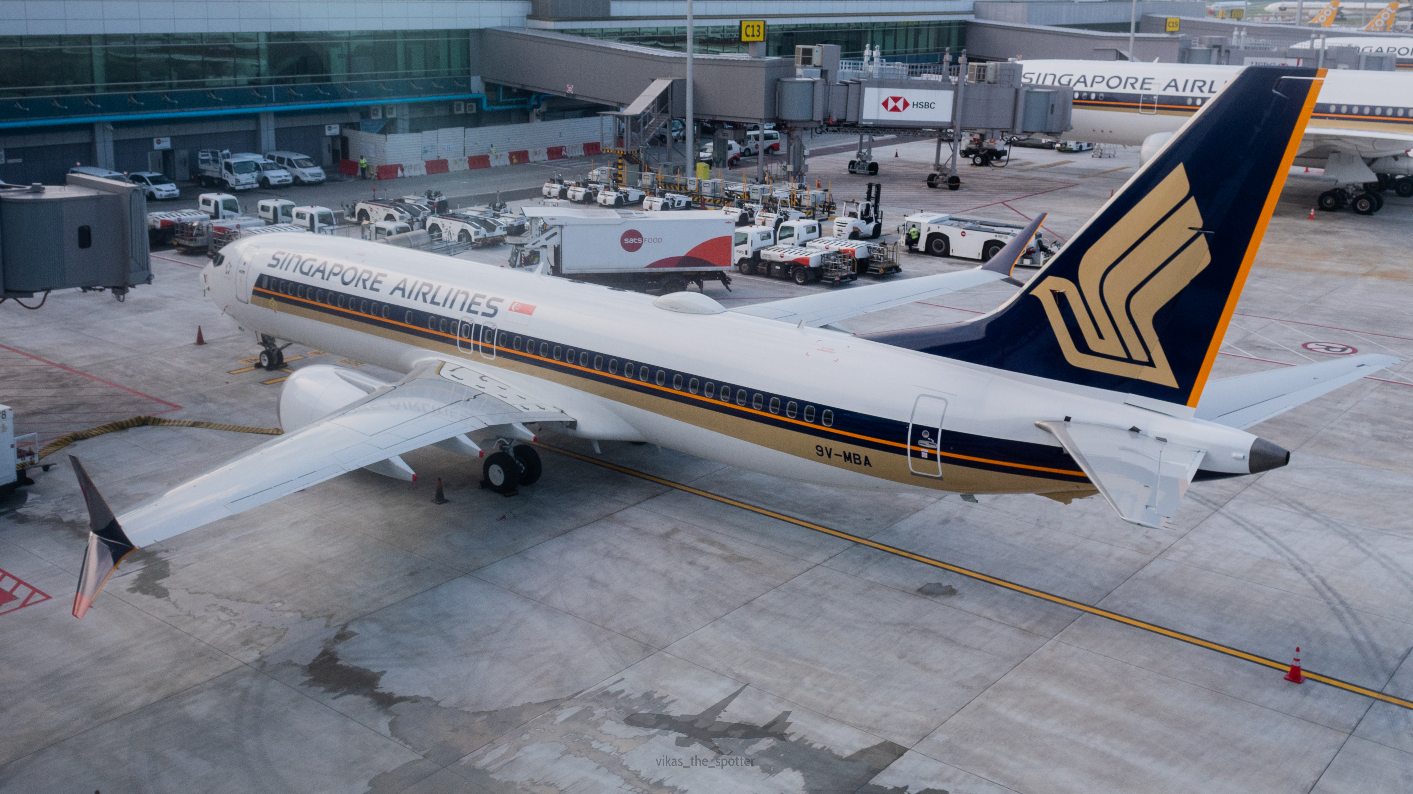 Full size: Singapore Airlines Boeing 737 MAX 8 9V-MBA at Singapore-Changi Airport
