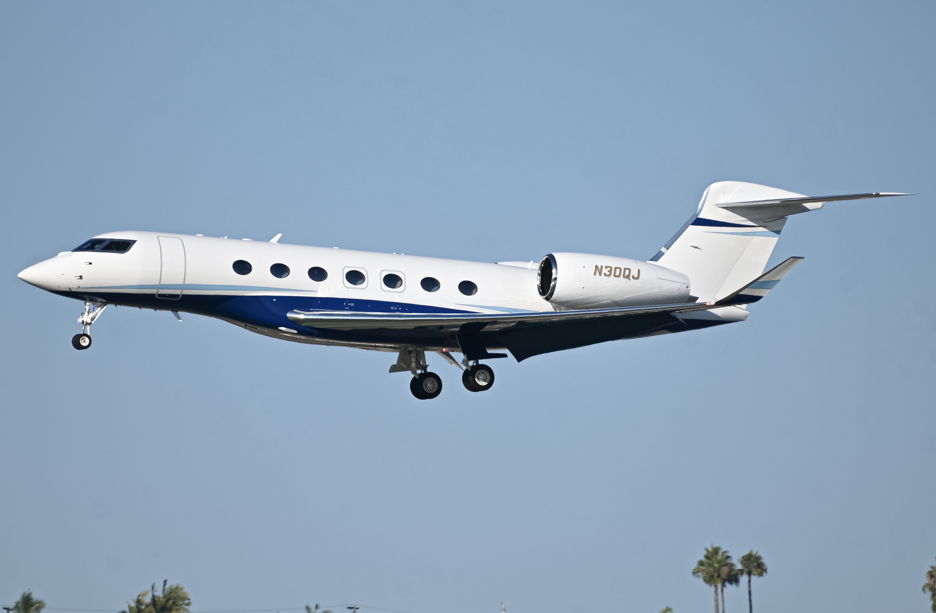 Full size: PRIVATE Gulfstream G600 N30QJ at San Diego International Airport