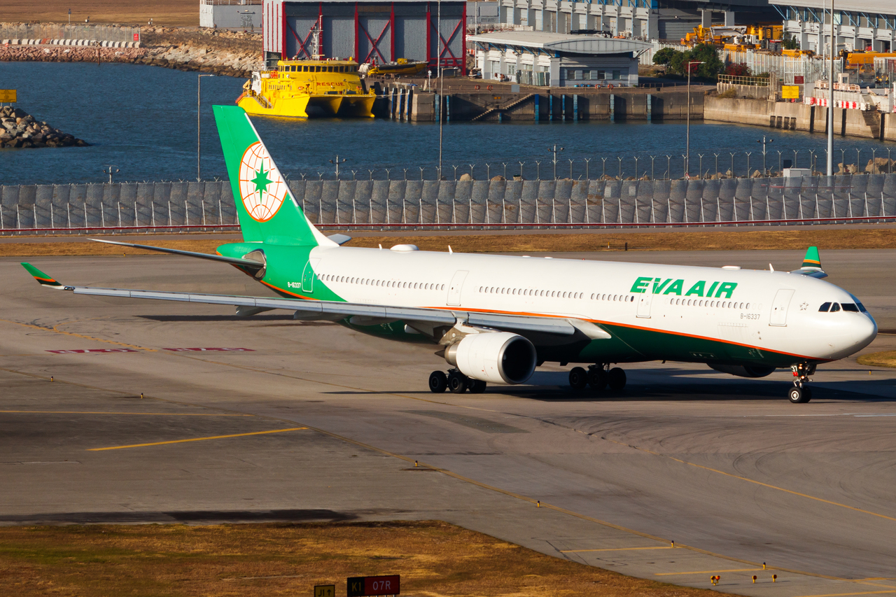 Full size: EVA Air Airbus A330-300 B-16337 at Hong Kong International Airport