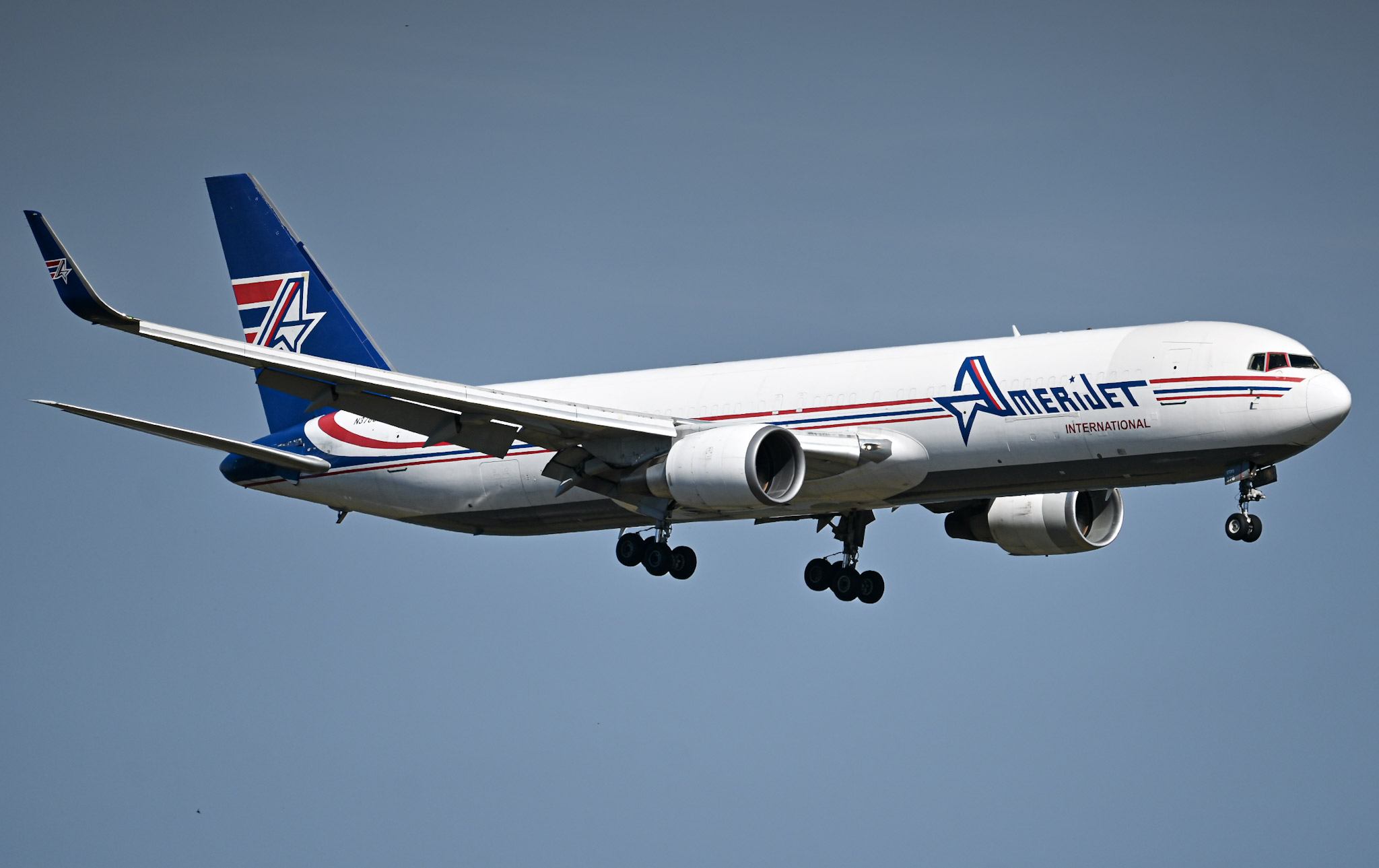 Full size: Amerijet Boeing 767-300F N378CX at Orlando International Airport