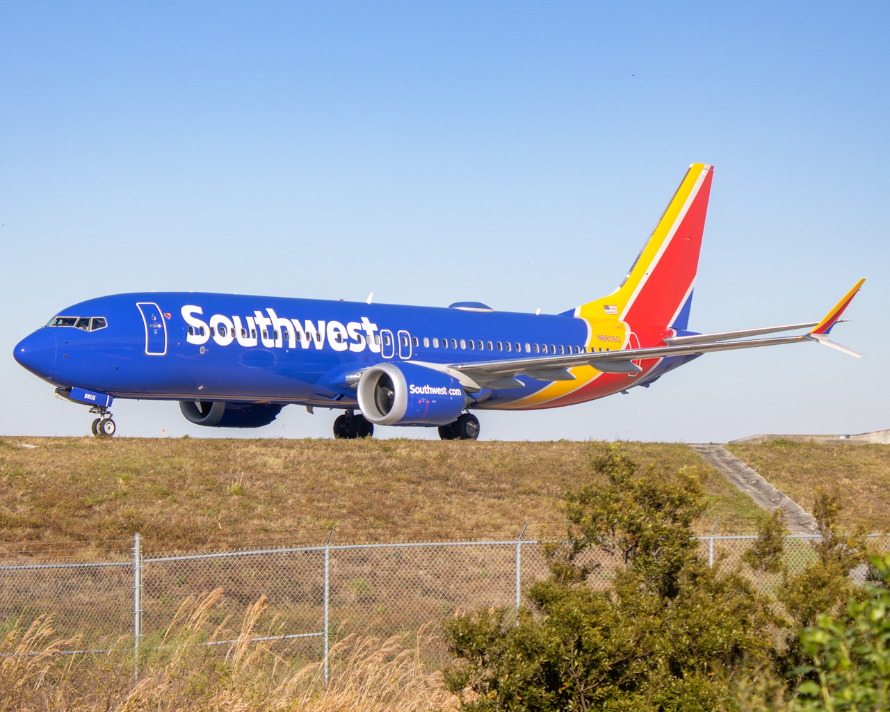 Full size: Southwest Airlines Boeing 737 MAX 8 N8806Q at Orlando International Airport