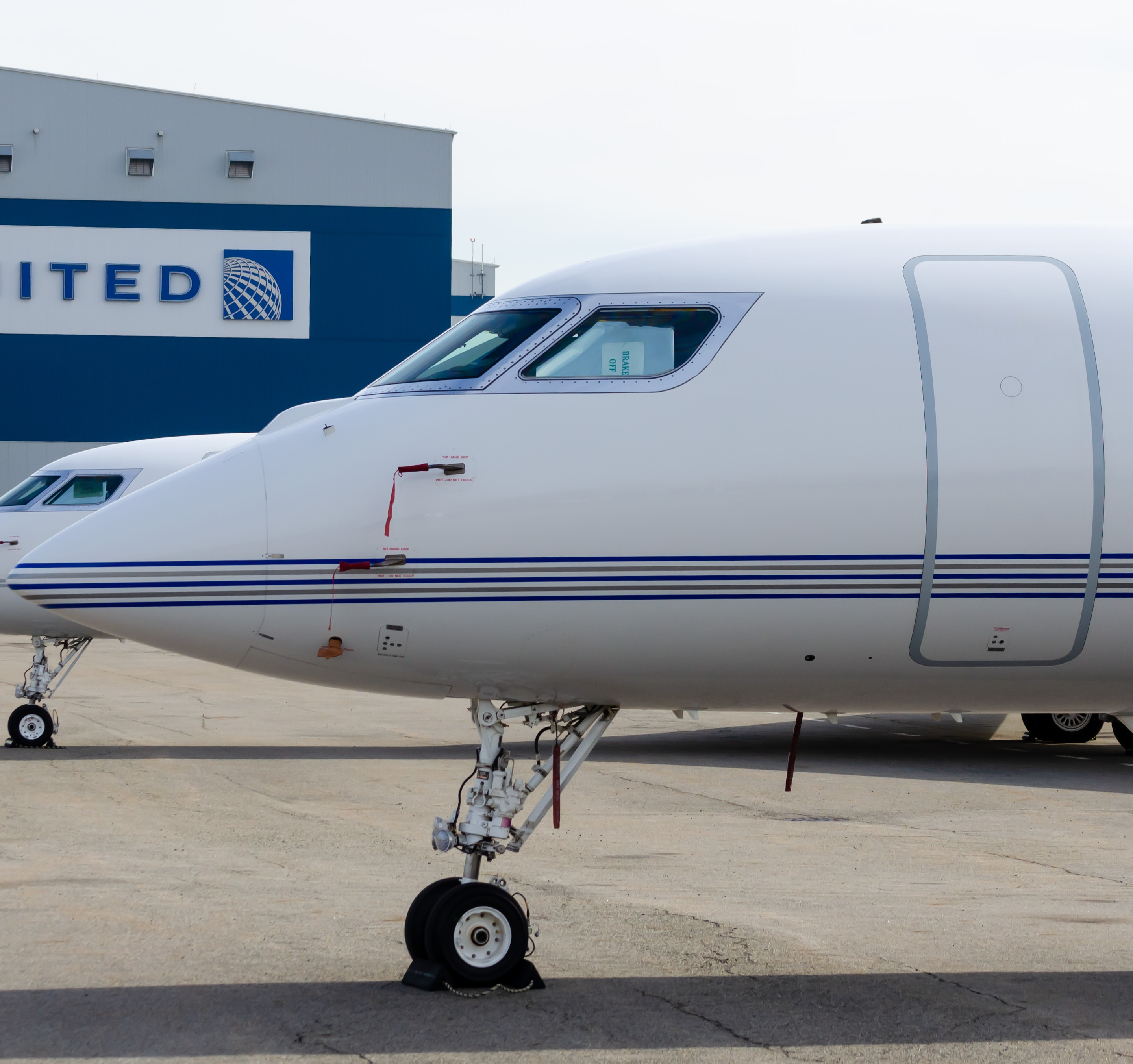 Full size: PRIVATE Gulfstream G650 N650XA at Newark Liberty International Airport