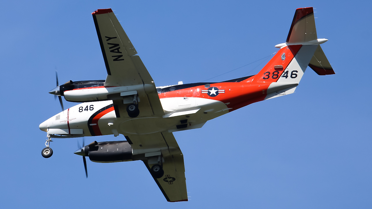 Full size: USN- United States Navy Beechcraft C-12 163846 at Newport News/Williamsburg International Airport
