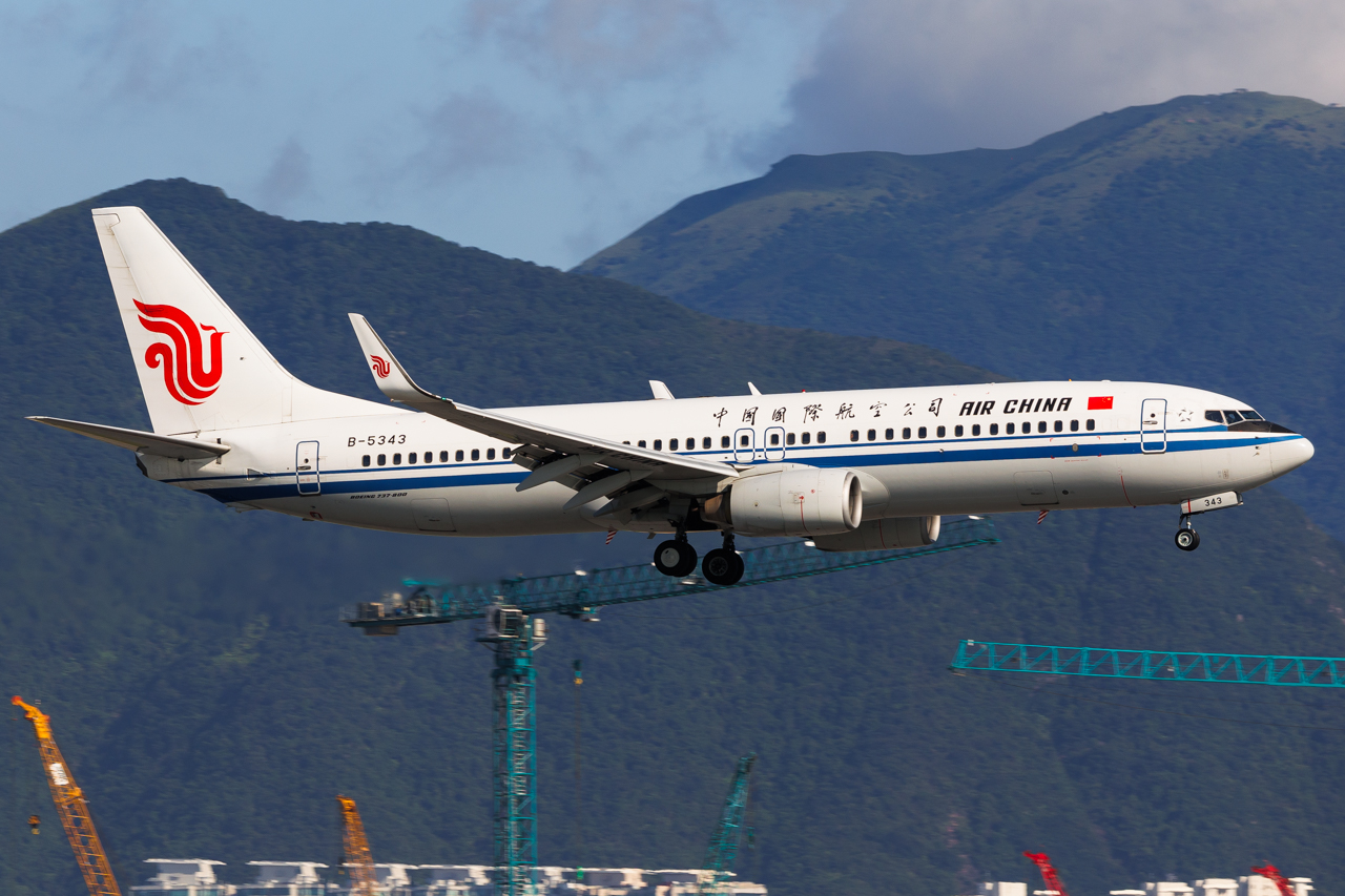 Full size: Air China Boeing 737-800 B-5343 at Hong Kong International Airport