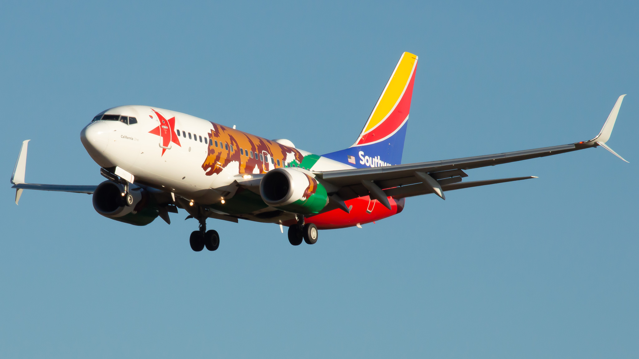 Full size: Southwest Airlines Boeing 737-700 N943WN at Baltimore/Washington International Thurgood Marshall Airport