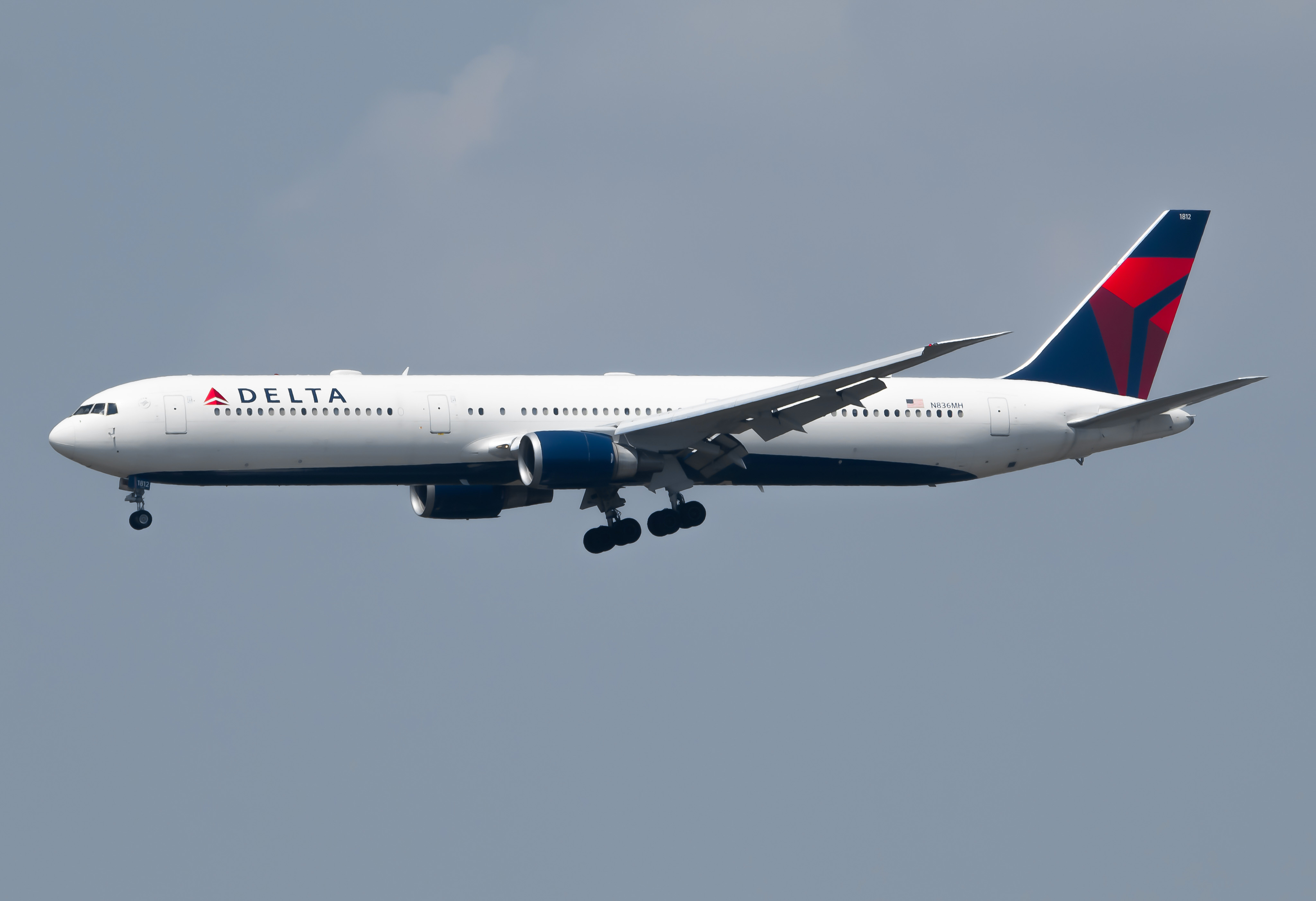 Full size: Delta Airlines Boeing 767-400ER N836MH at John F. Kennedy International Airport