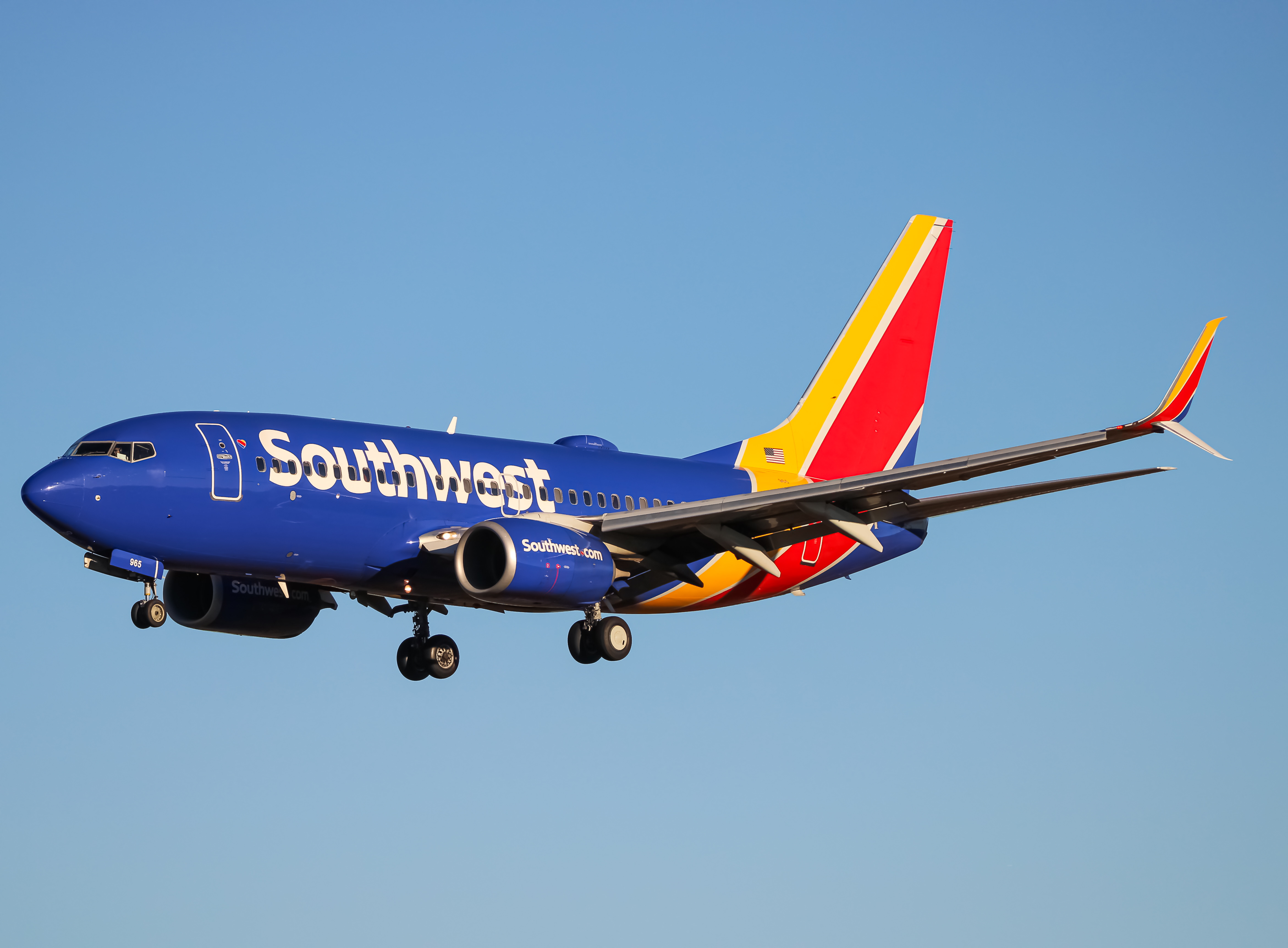 Full size: Southwest Airlines Boeing 737-700 N965WN at Baltimore/Washington International Thurgood Marshall Airport