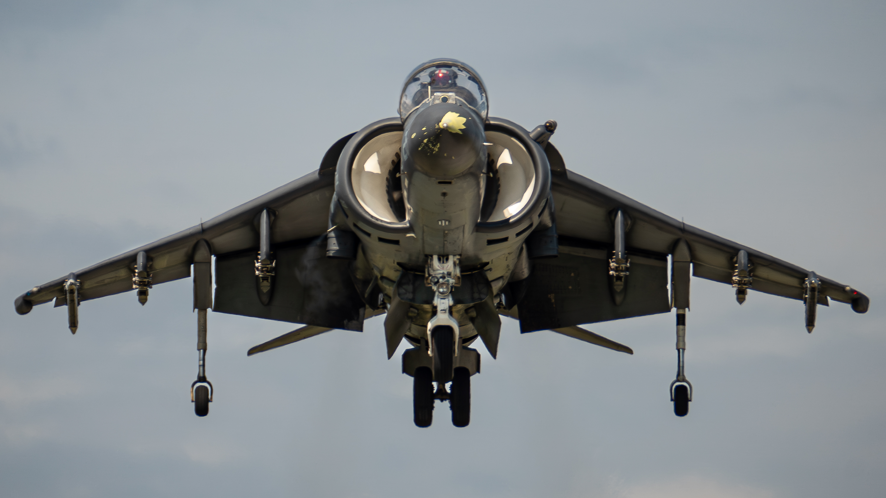 Full size: USMC - United States Marine Corp McDonnell Douglas AV-8B Harrier II 165566 at Cleveland Burke Lakefront Airport