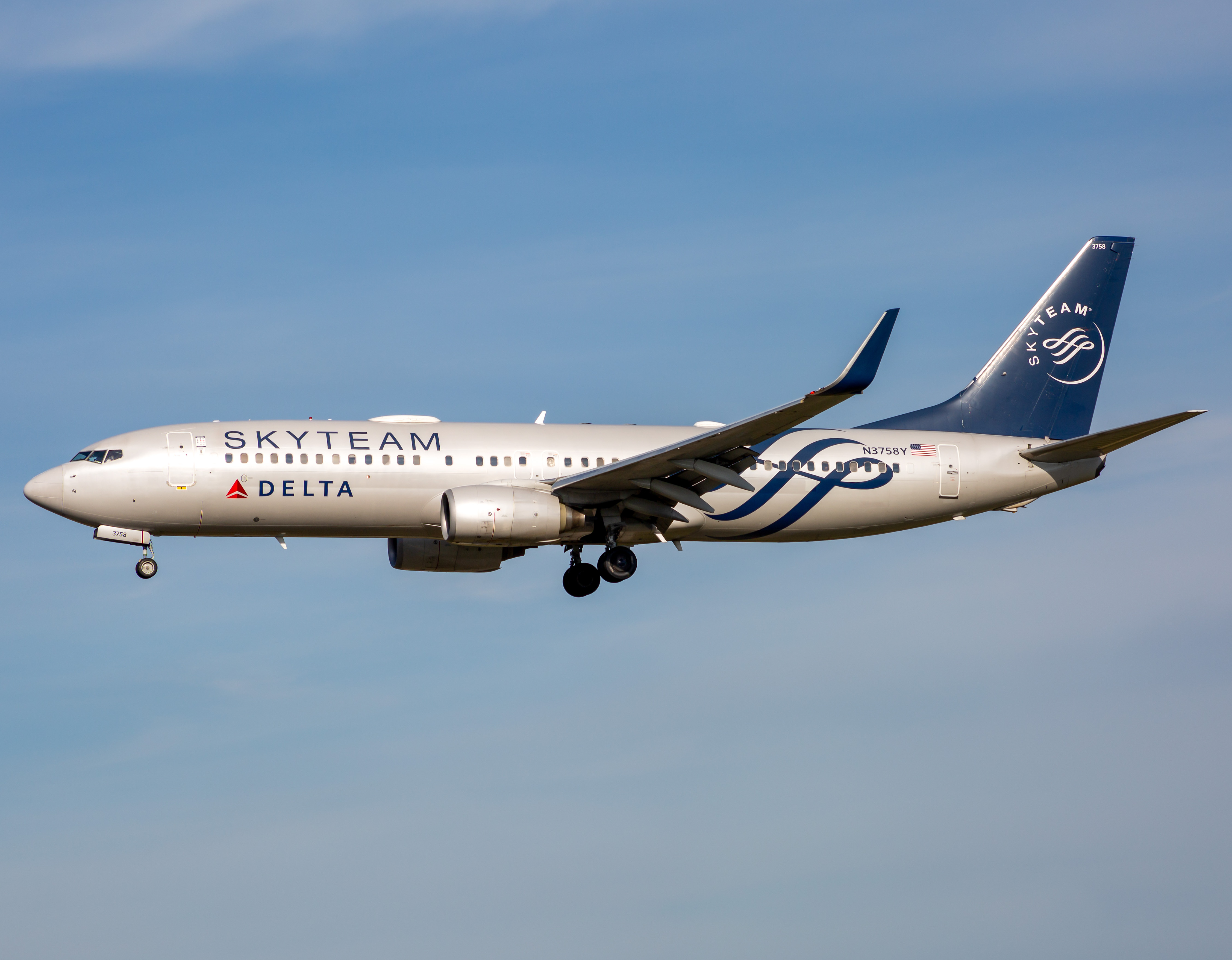 Full size: Delta Airlines Boeing 737-800 N3758Y at Baltimore/Washington International Thurgood Marshall Airport