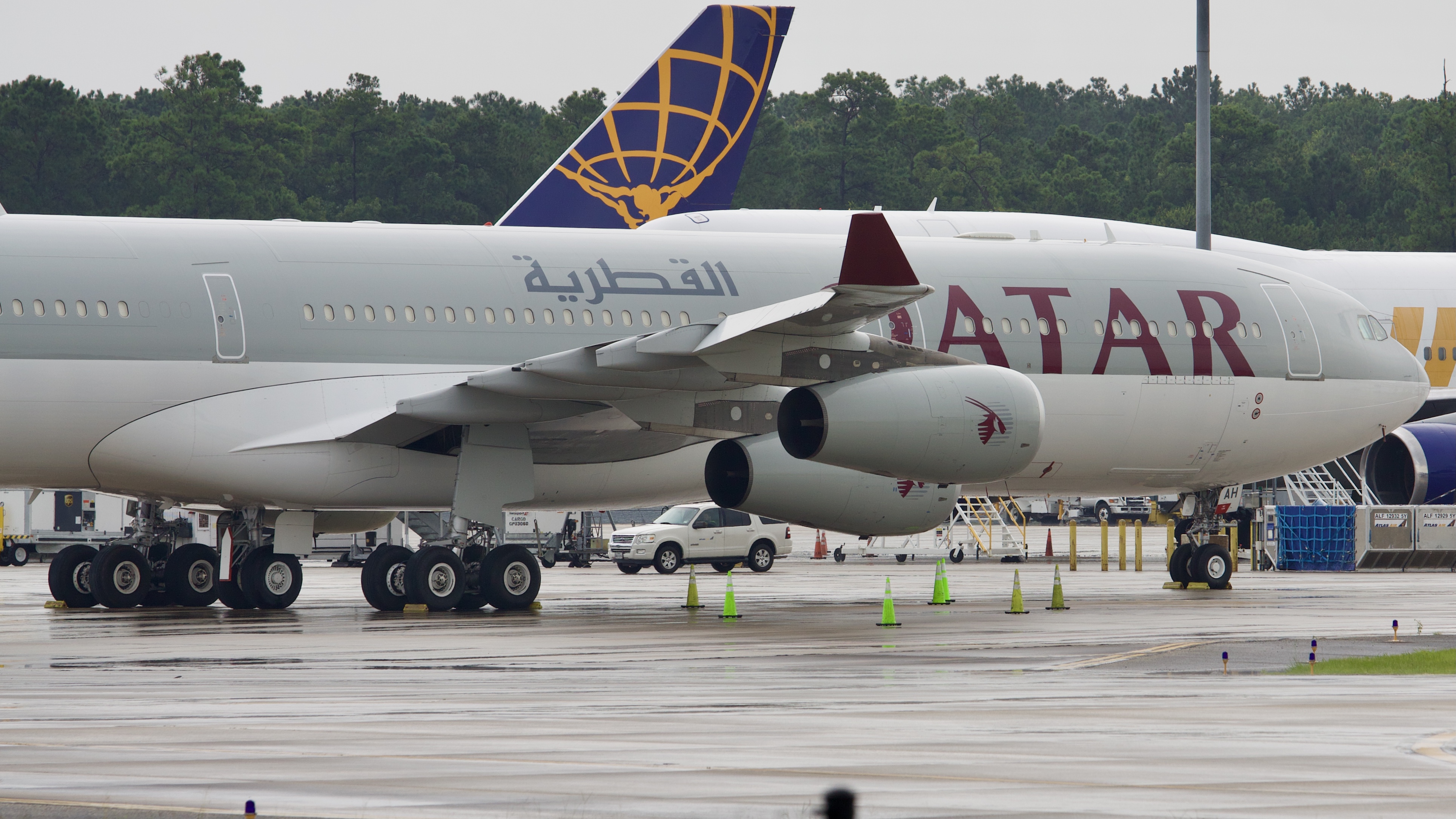 Full size: Qatar Airways Amiri Flight Airbus A340-300 A7-AAH at Houston-George Bush Intercontinental Airport