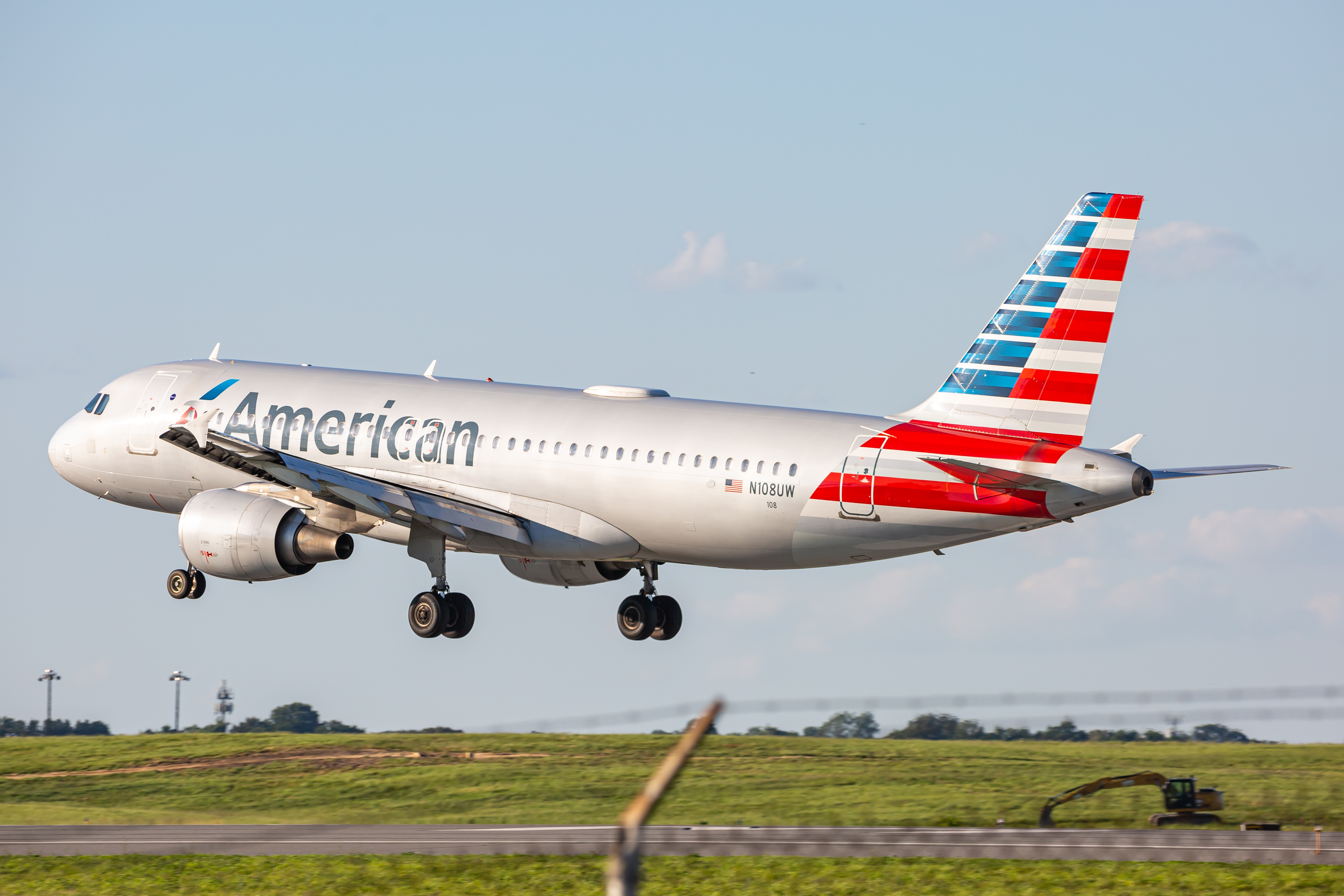 Full size: American Airlines Airbus A320 N108UW at Baltimore/Washington International Thurgood Marshall Airport