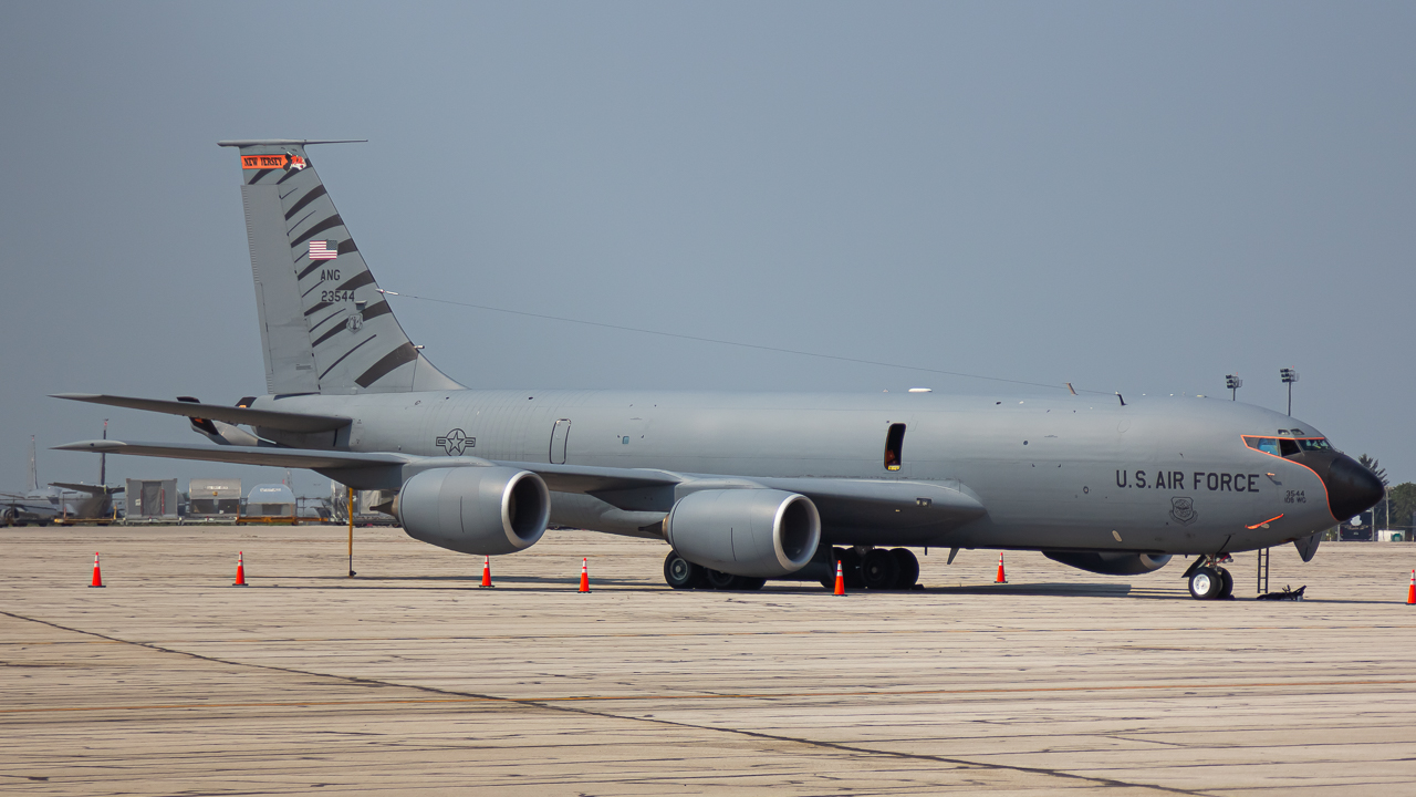 Full size: USAF - United States Air Force Boeing KC-135 Stratotanker 6523544 at Rickenbacker International Airport