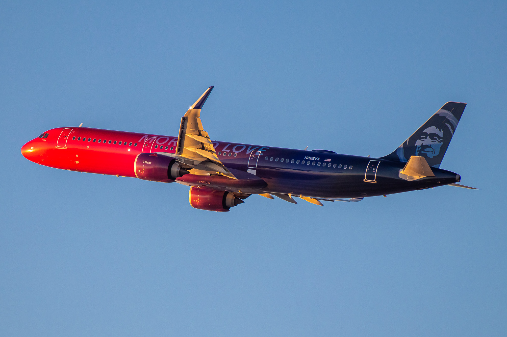 Full size: Alaska Airlines Airbus A321NEO N926VA at Los Angeles International Airport
