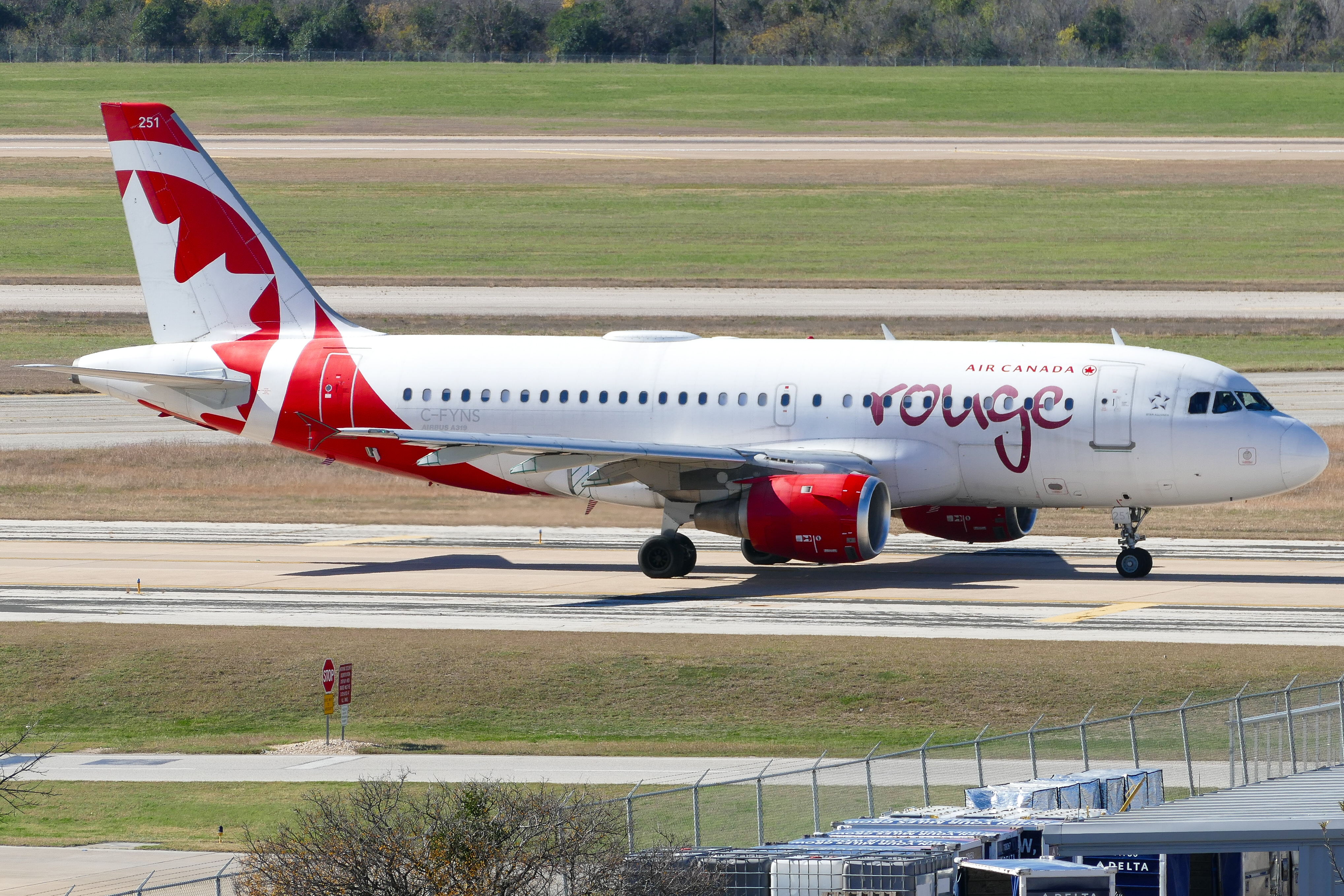 Full size: Air Canada Rouge Airbus A319 C-FYNS at Austin-Bergstrom International Airport