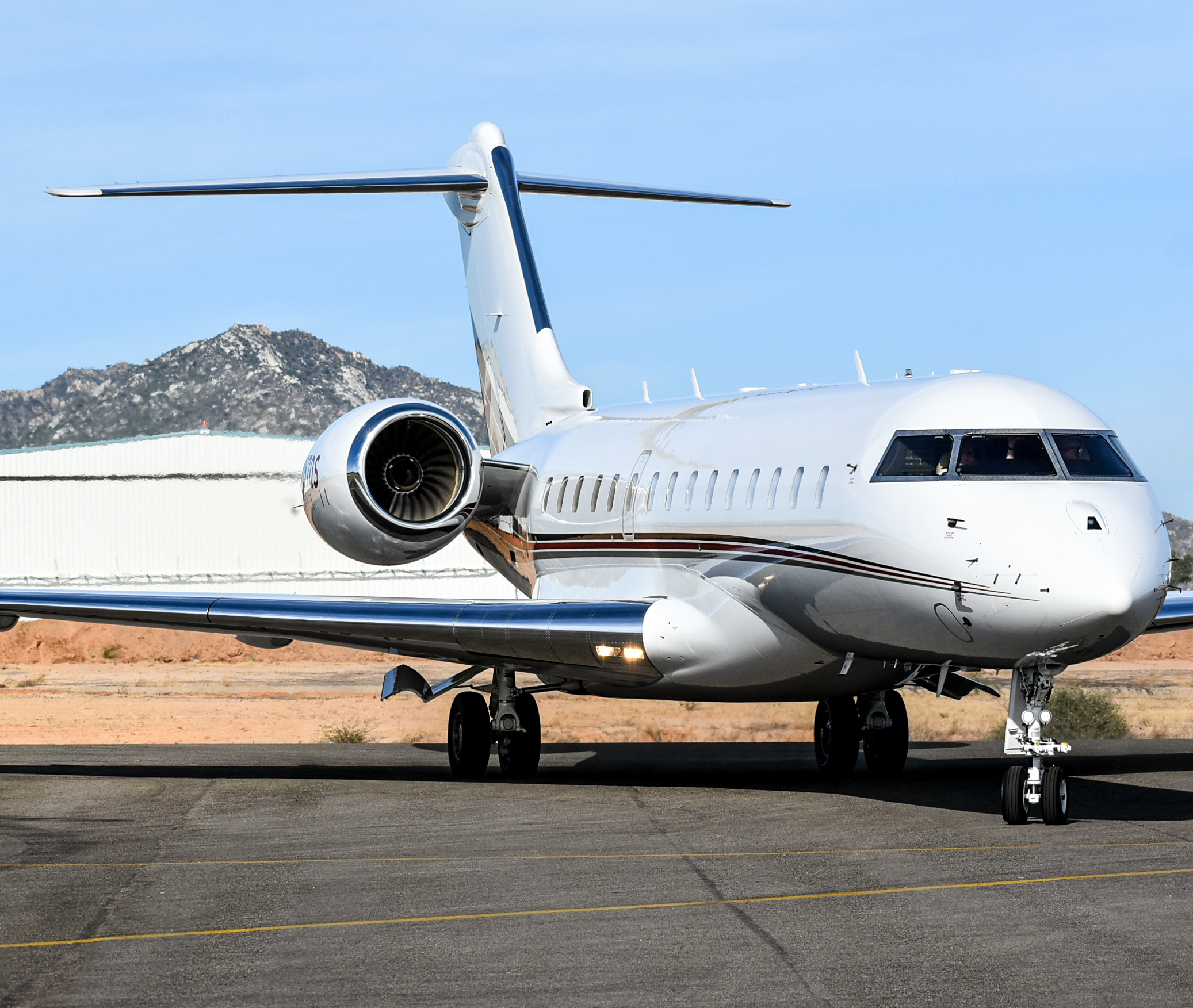 Full size: PRIVATE Bombardier Global 6000 N157QS at Aeropuerto de Cabo San Lucas Internacional