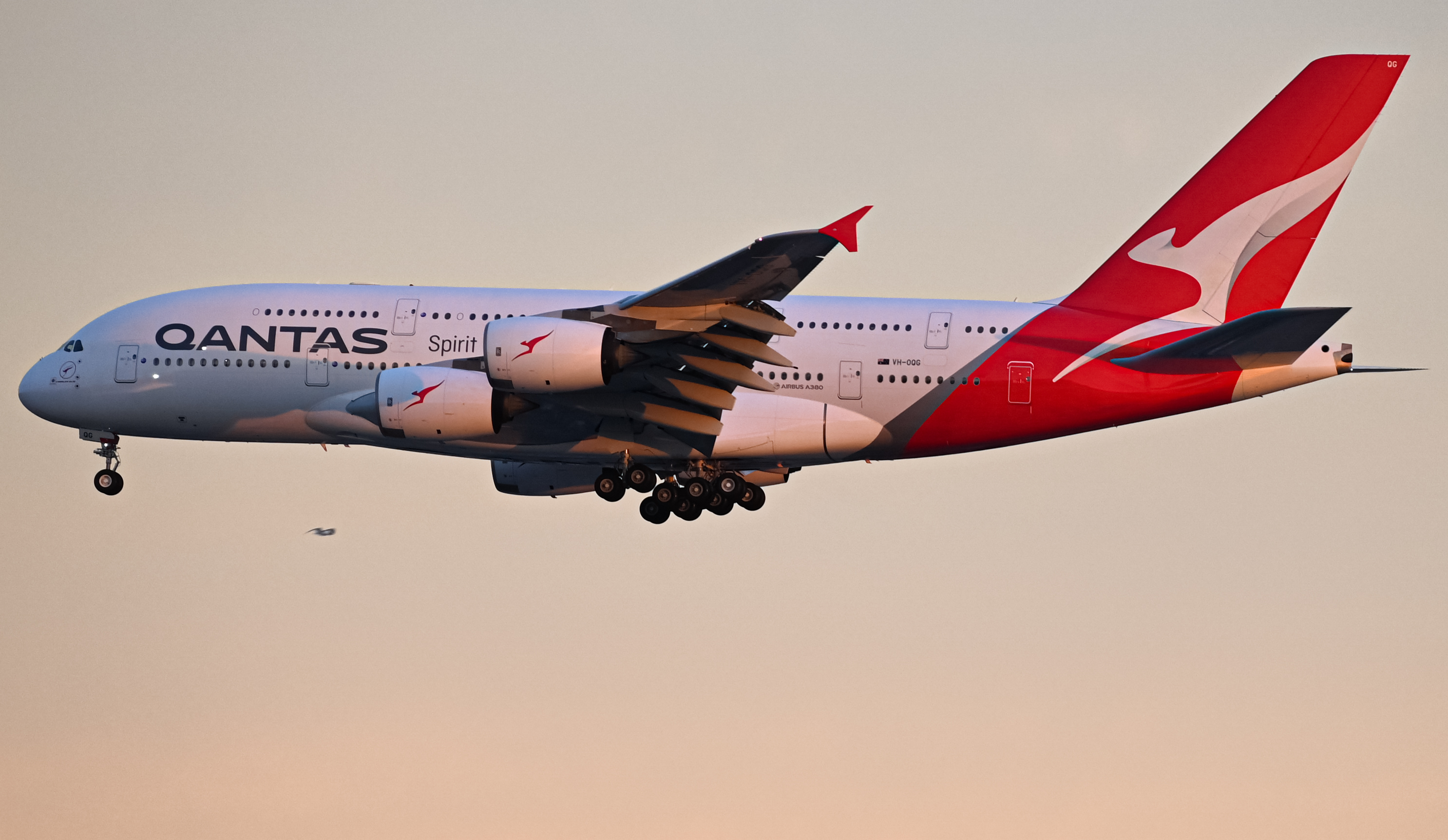 Full size: Qantas Airways Airbus A380-800 VH-OQG at Los Angeles International Airport