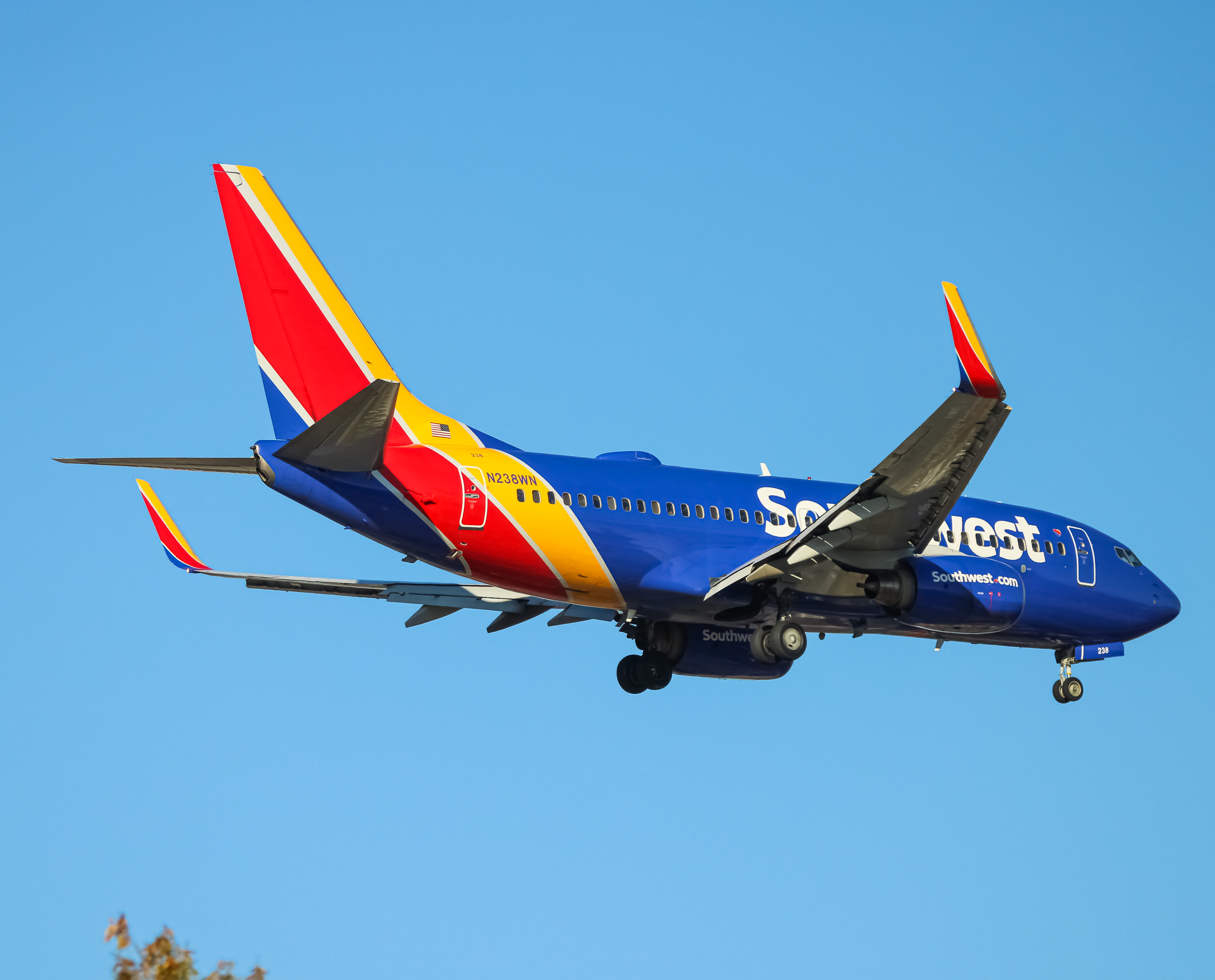 Full size: Southwest Airlines Boeing 737-700 N238WN at Baltimore/Washington International Thurgood Marshall Airport