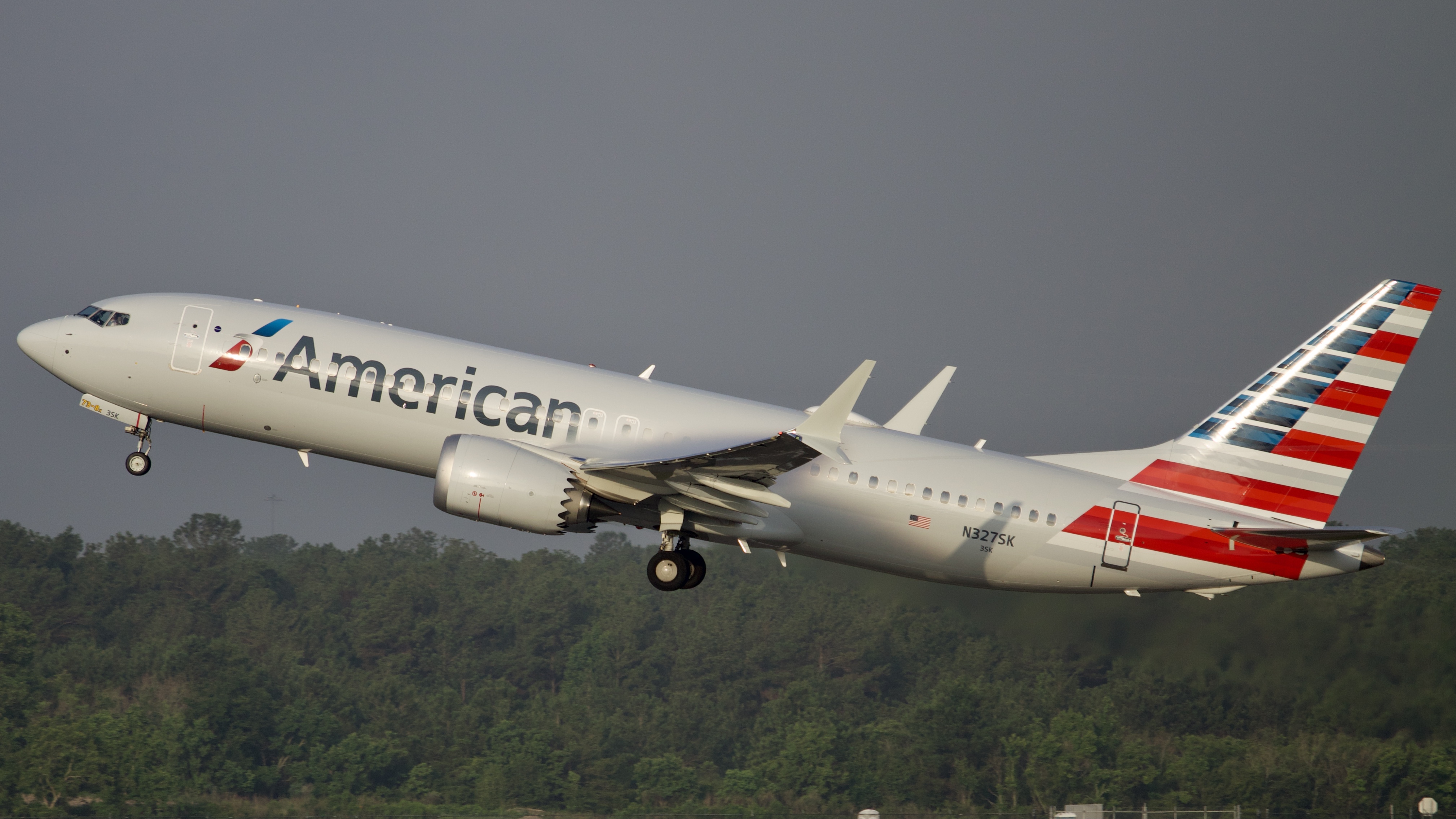 Full size: American Airlines Boeing 737 MAX 8 N327SK at Houston-George Bush Intercontinental Airport