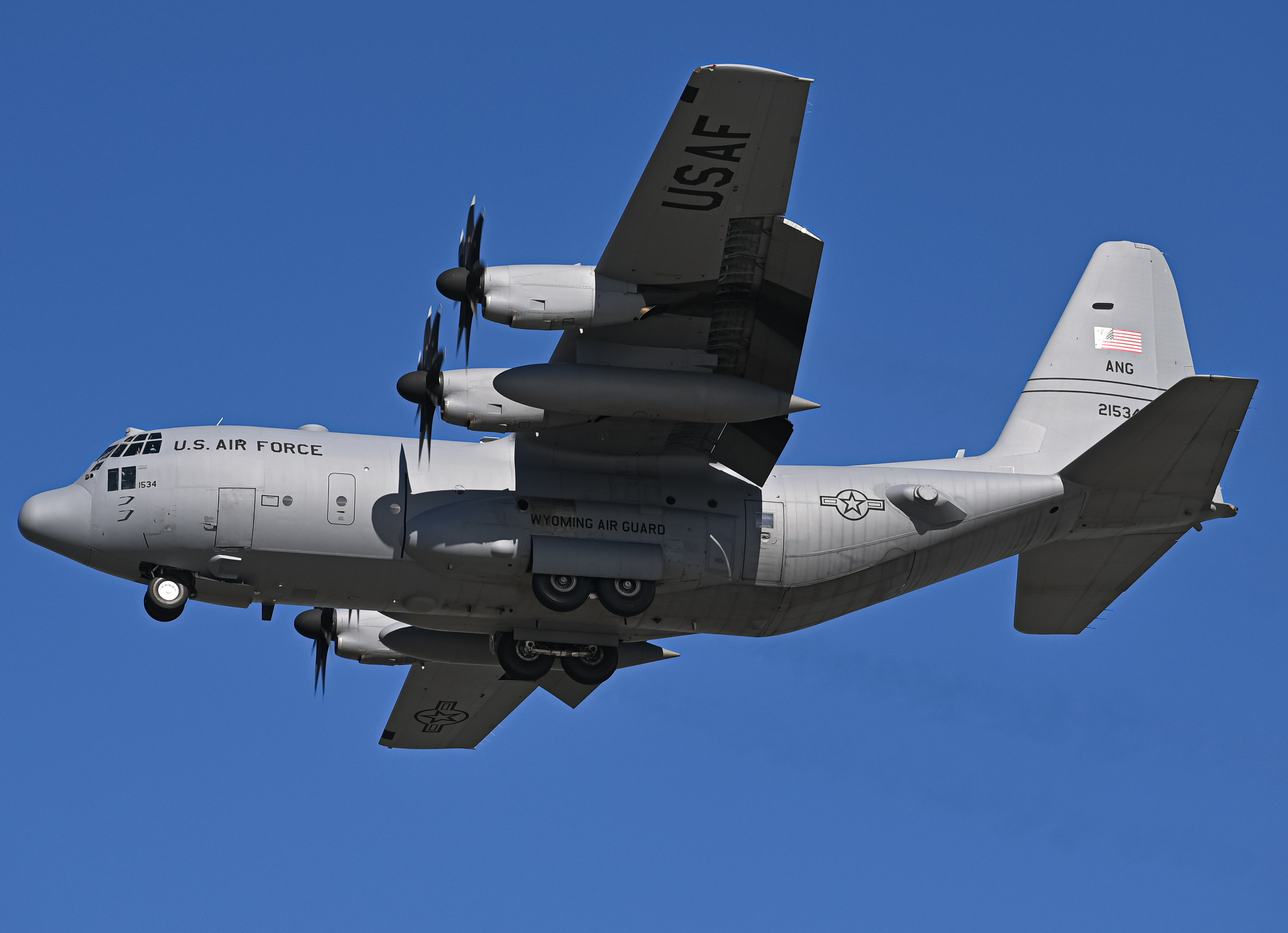 Full size: USAF - United States Air Force Lockheed C-130H Hercules 92-1534 at North Island NAS