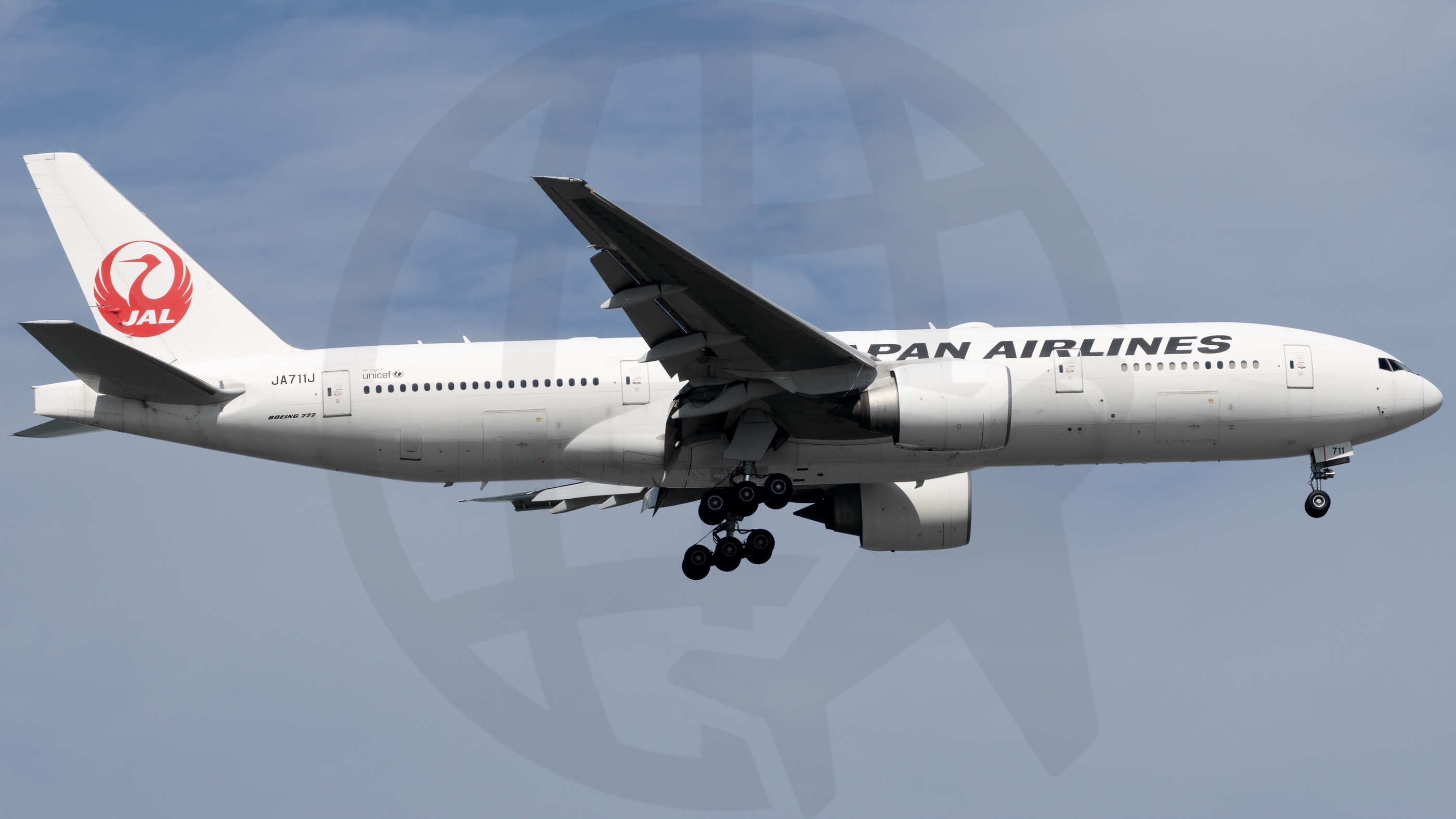 Full size: Japan Airlines Boeing 777-200 JA711J at Singapore-Changi Airport