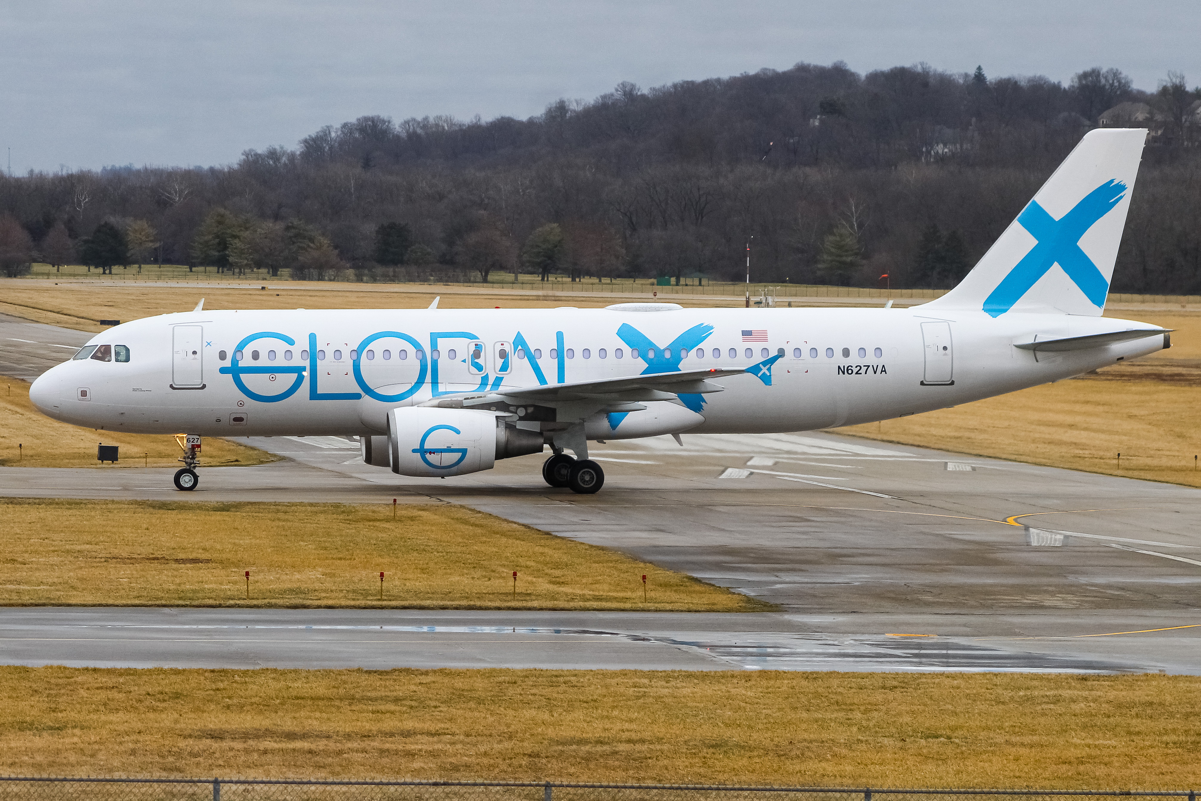 Full size: Global X Airbus A320 N627VA at Cincinnati Municipal Airport/Lunken Field
