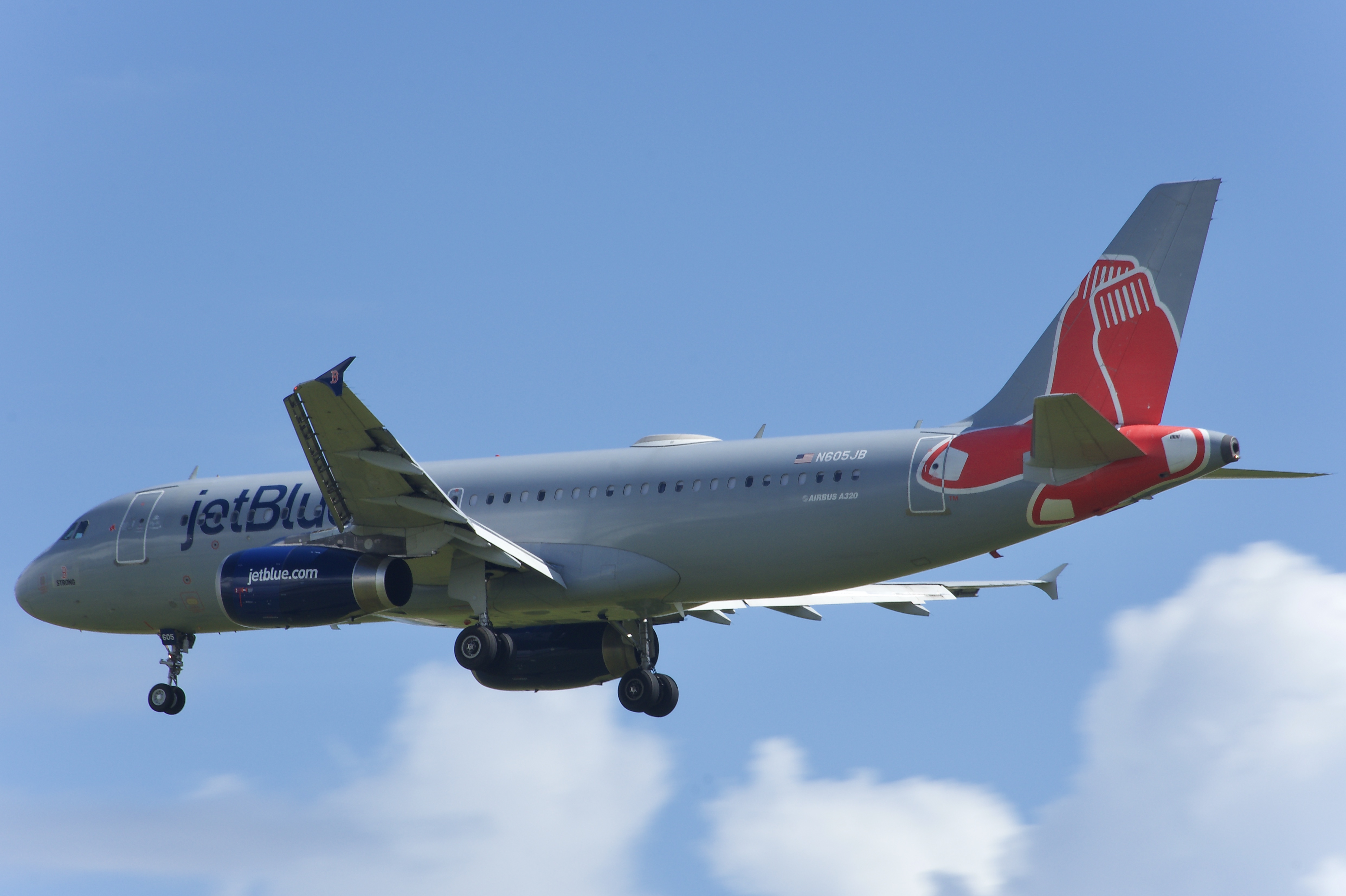 Full size: JetBlue Airways Airbus A320 N605JB at Orlando International Airport