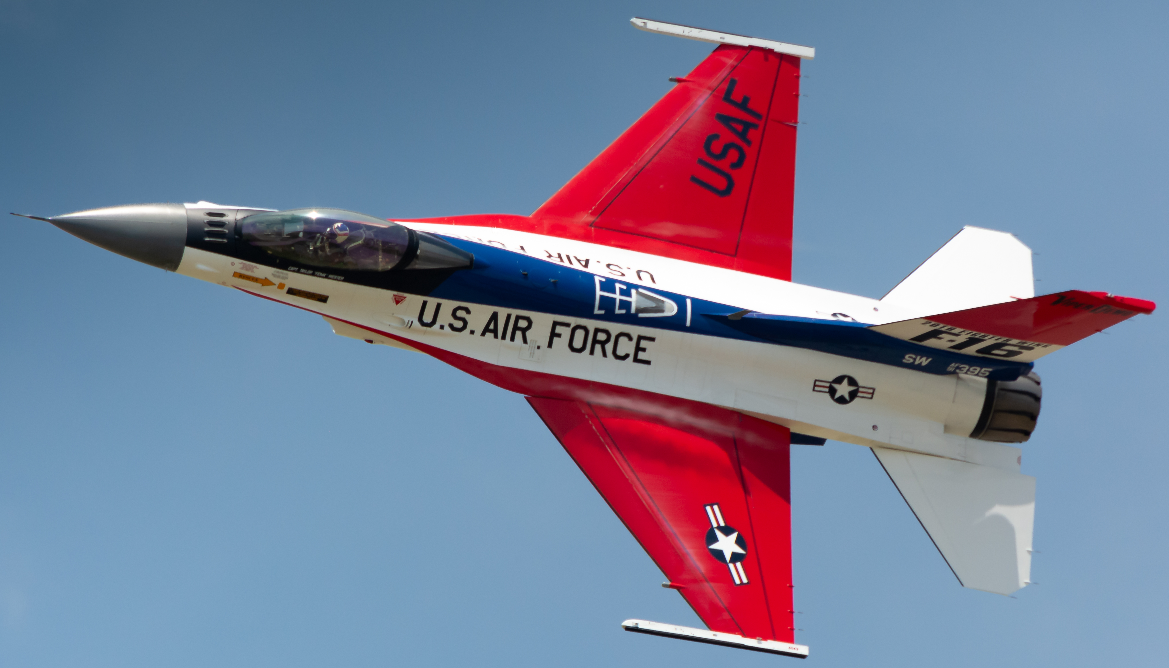 Full size: USAF - United States Air Force General Dynamics F-16 Fighting Falcon 91-0395 at James M Cox Dayton International Airport