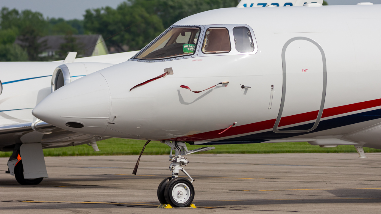 Full size: PRIVATE Beechcraft Hawker 900XP N176US at Delaware Municipal Airport