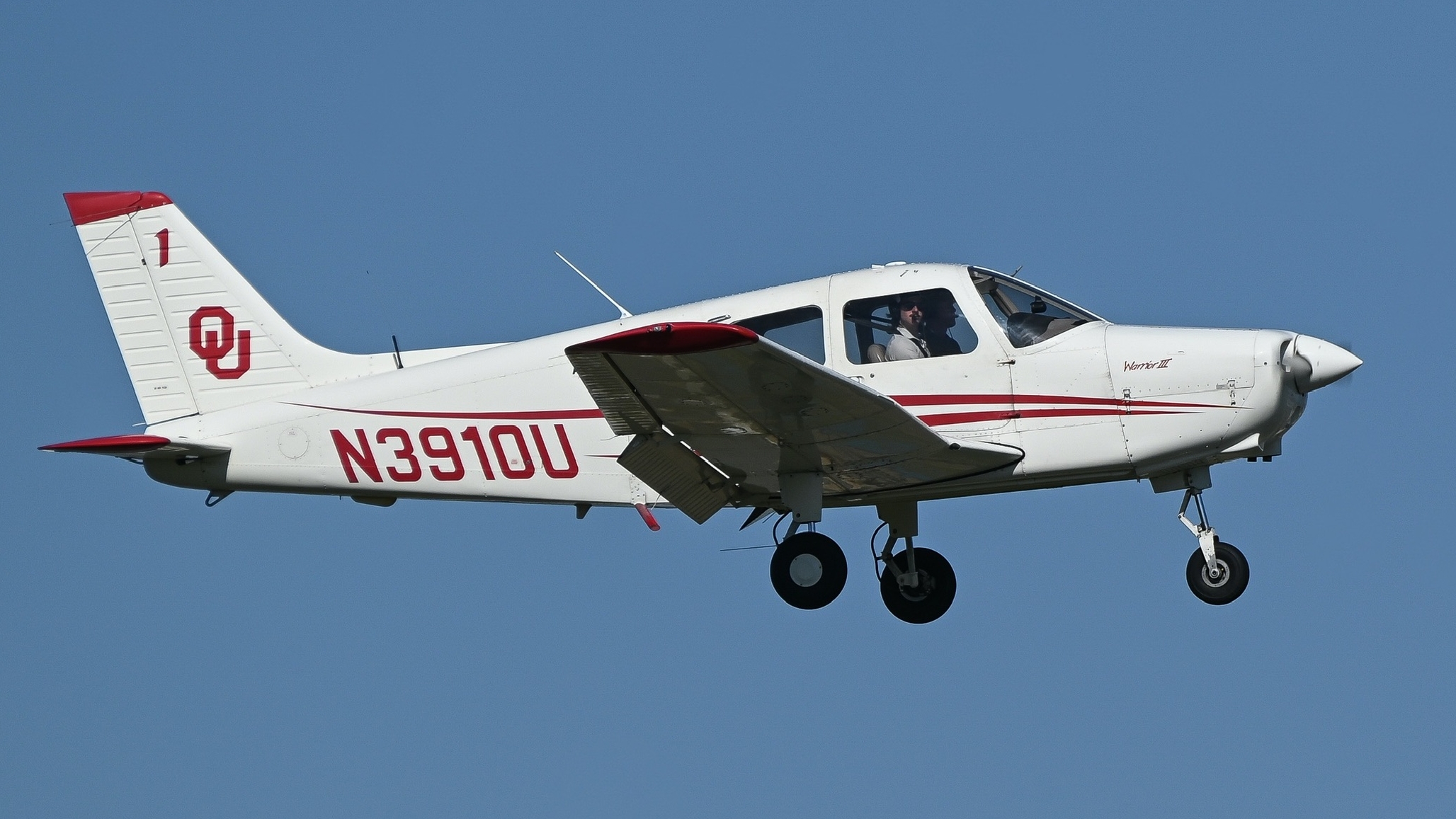 Full size: PRIVATE Piper PA-28 N3910U at Norman University of Oklahoma Westheimer Airport
