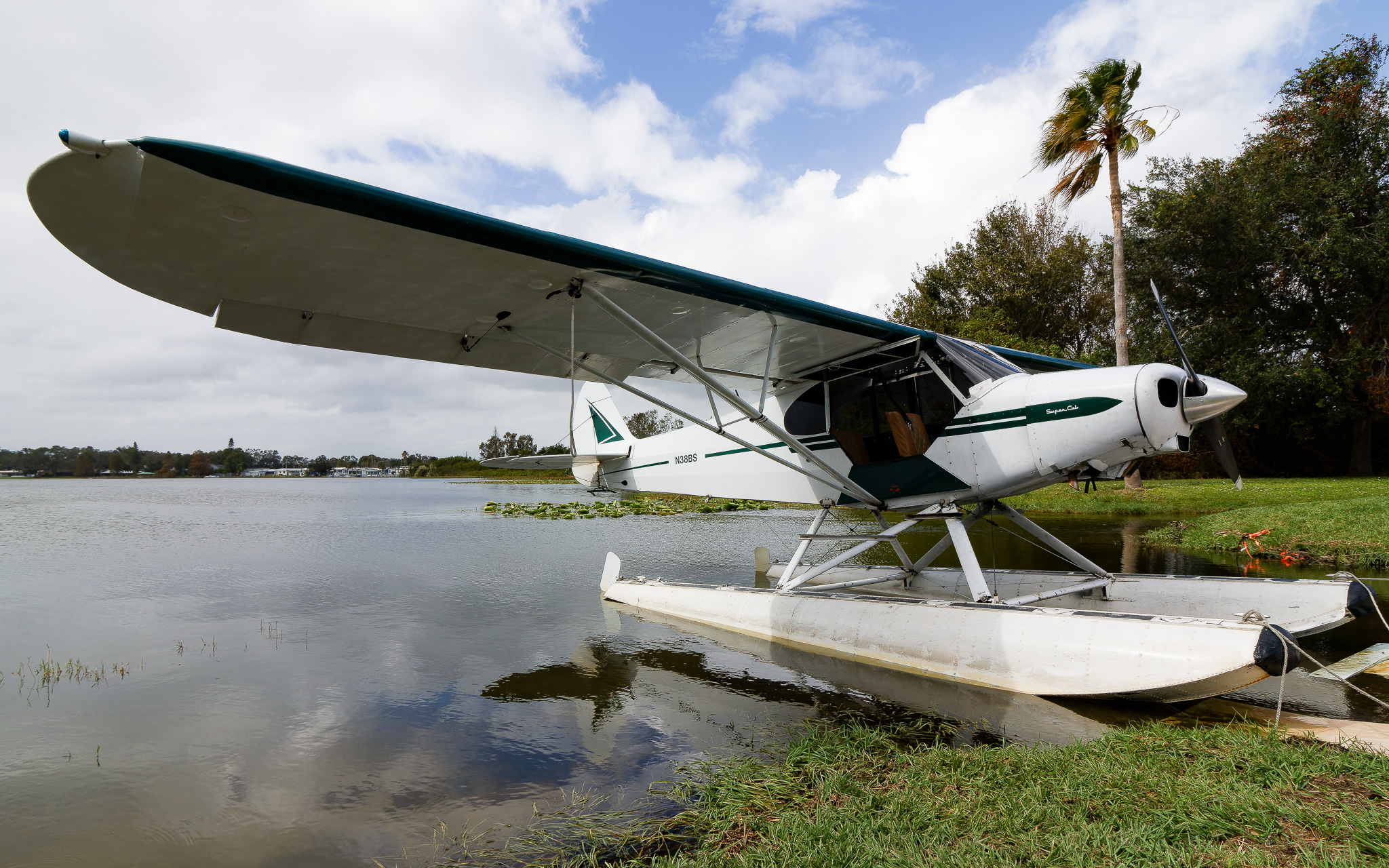 Full size: Jack Browns Seaplane Base Piper PA-18 N38BS at 