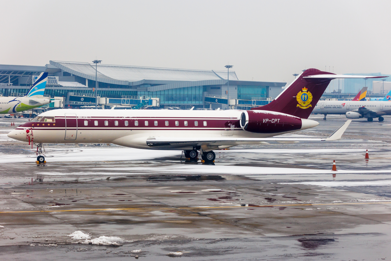 Full size: Jet Aviation Business Jets Bombardier BD-700-1A10 Global 6000 VP-CPT at Seoul-Gimpo International Airport