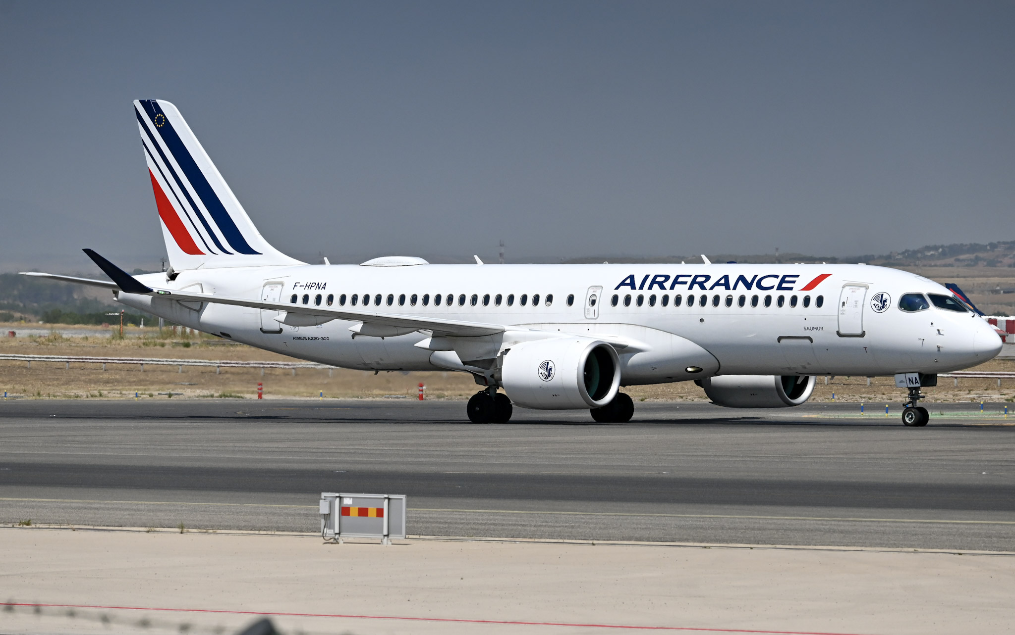 Full size: Air France Airbus A220-300 F-HPNA at Madrid Barajas Airport