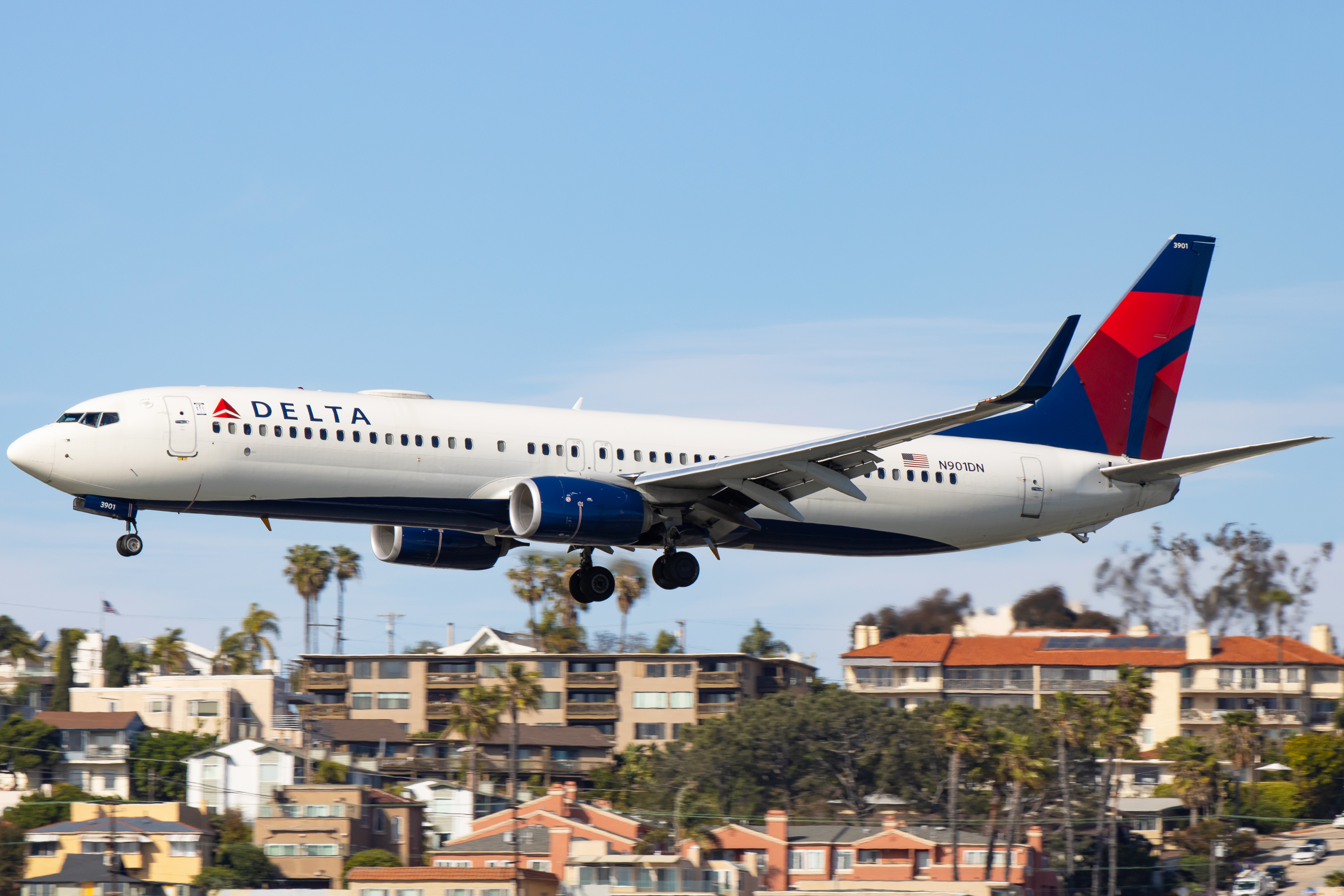 Full size: Delta Airlines Boeing 737-800 N901DN at San Diego International Airport