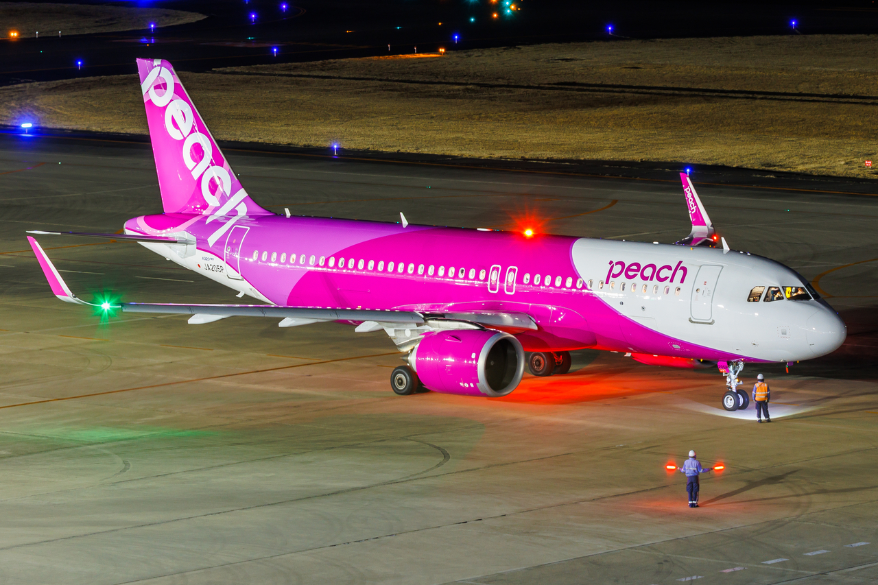 Full size: Peach Air Airbus A320NEO JA205P at Sendai Airport