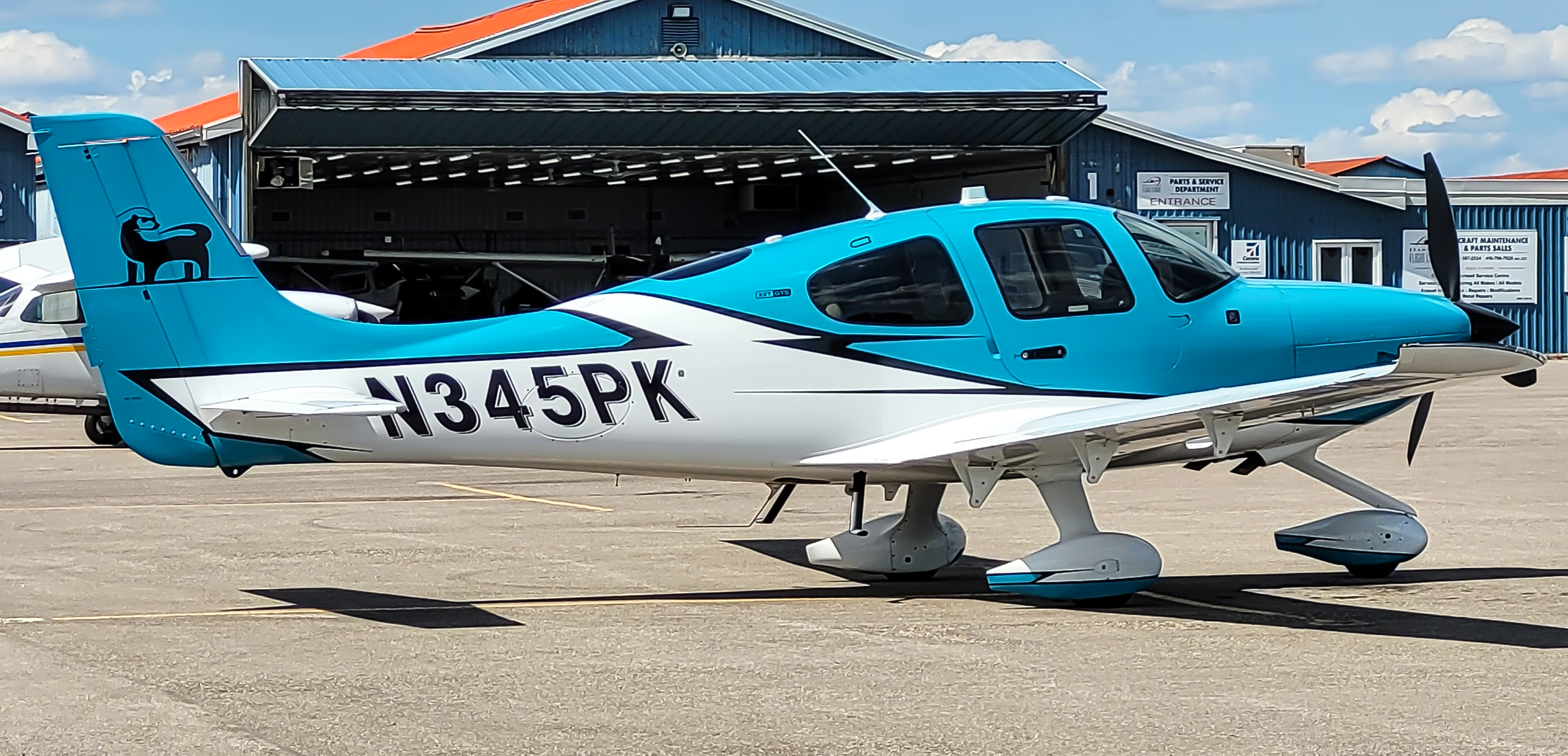Full size: PRIVATE Cirrus SR-22T N345PK at 