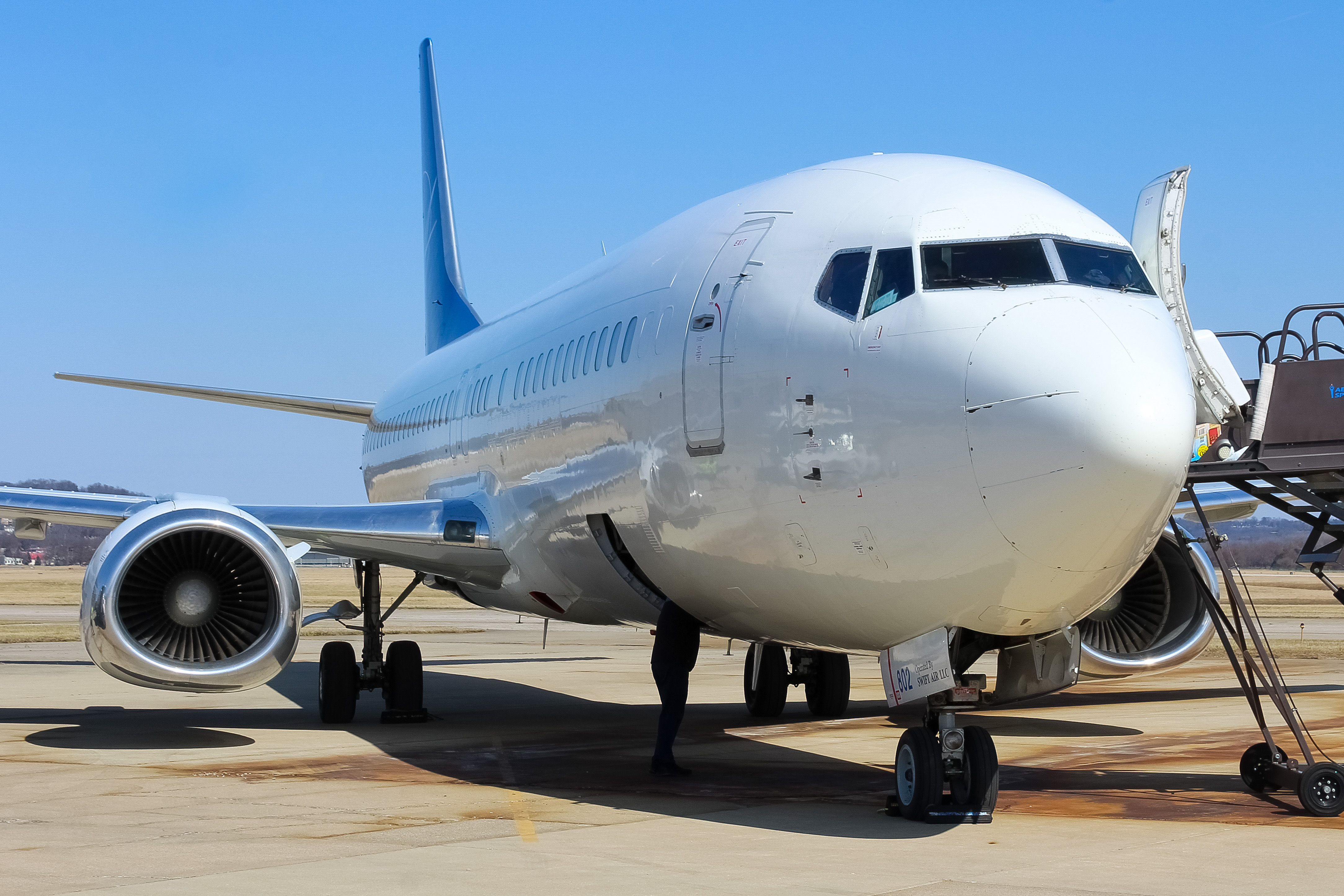 Full size: Swift Air Boeing 737-4B7 N802TJ at Cincinnati Municipal Airport/Lunken Field