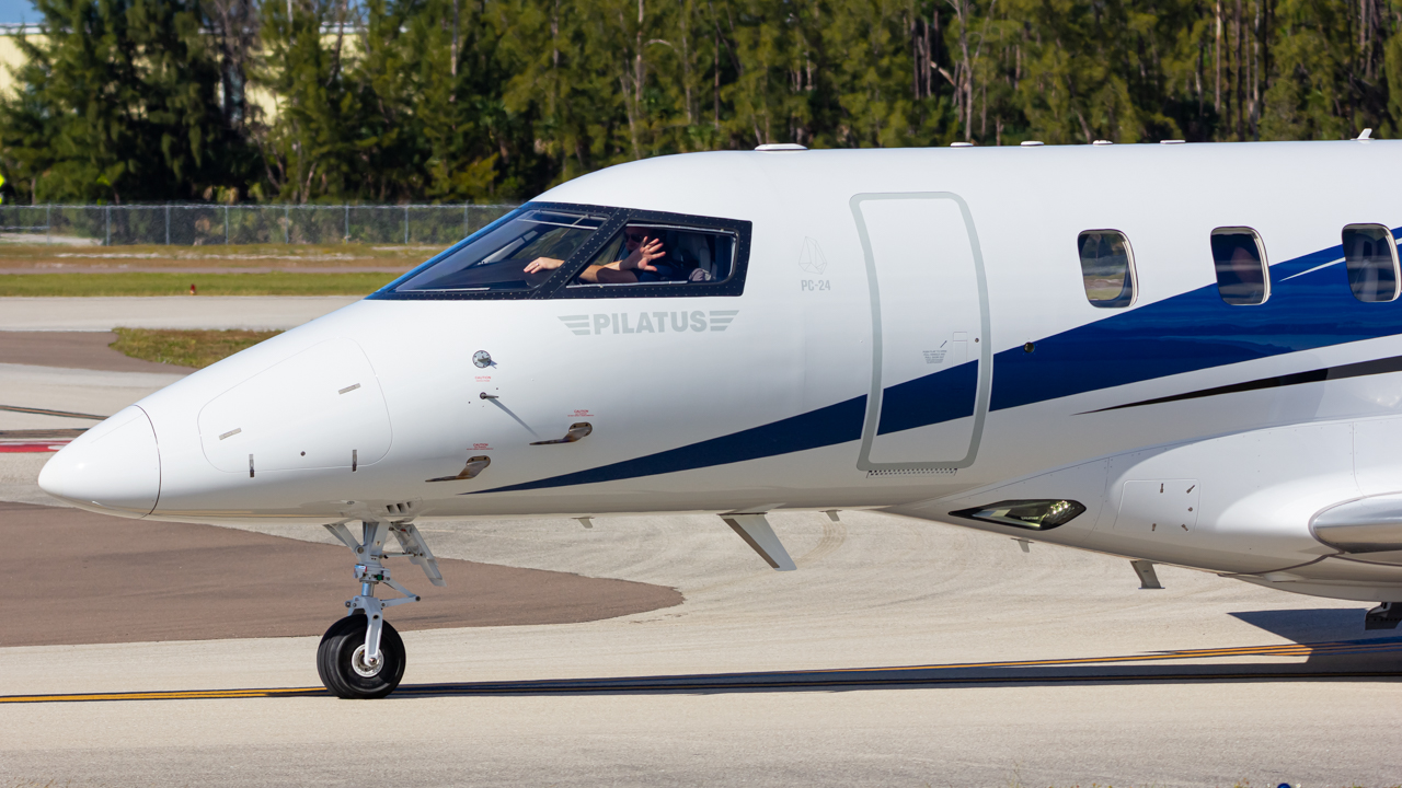 Full size: PRIVATE Pilatus PC-24 N140SX at Naples Municipal Airport