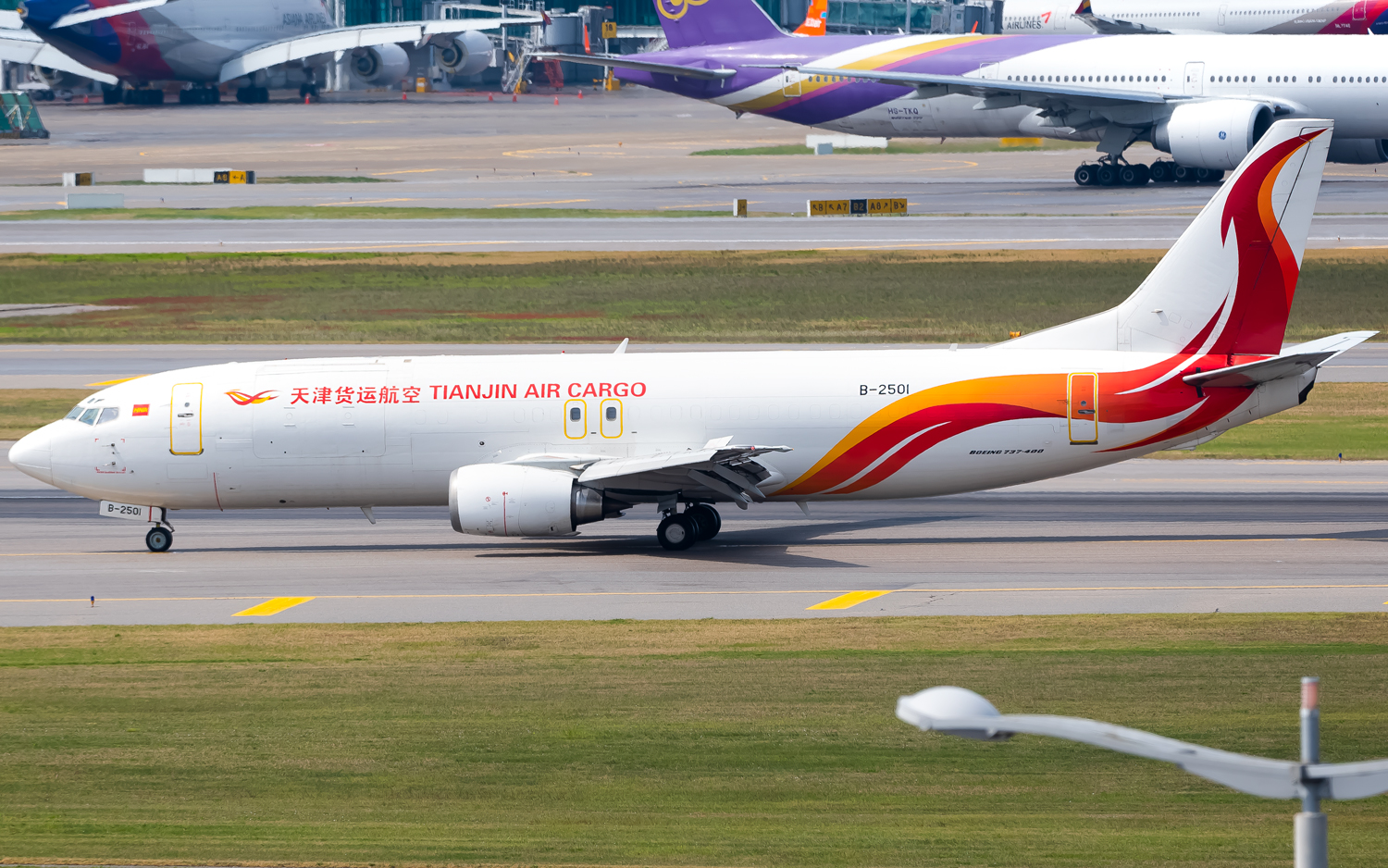 Full size: Tianjin Air Cargo Boeing 737-400SF B-2501 at Seoul-Incheon International Airport