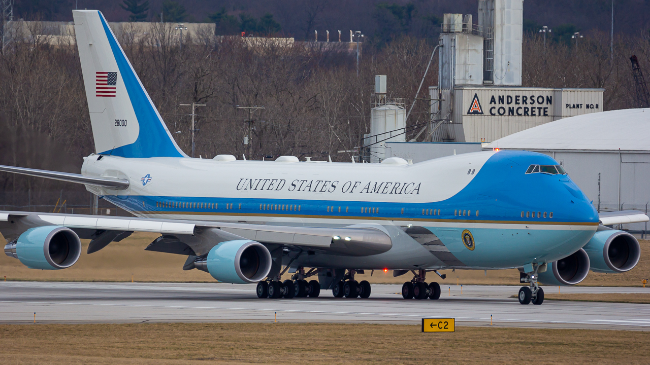 Full size: USAF - United States Air Force Boeing VC-25A 82-8000 at John Glenn Columbus International Airport
