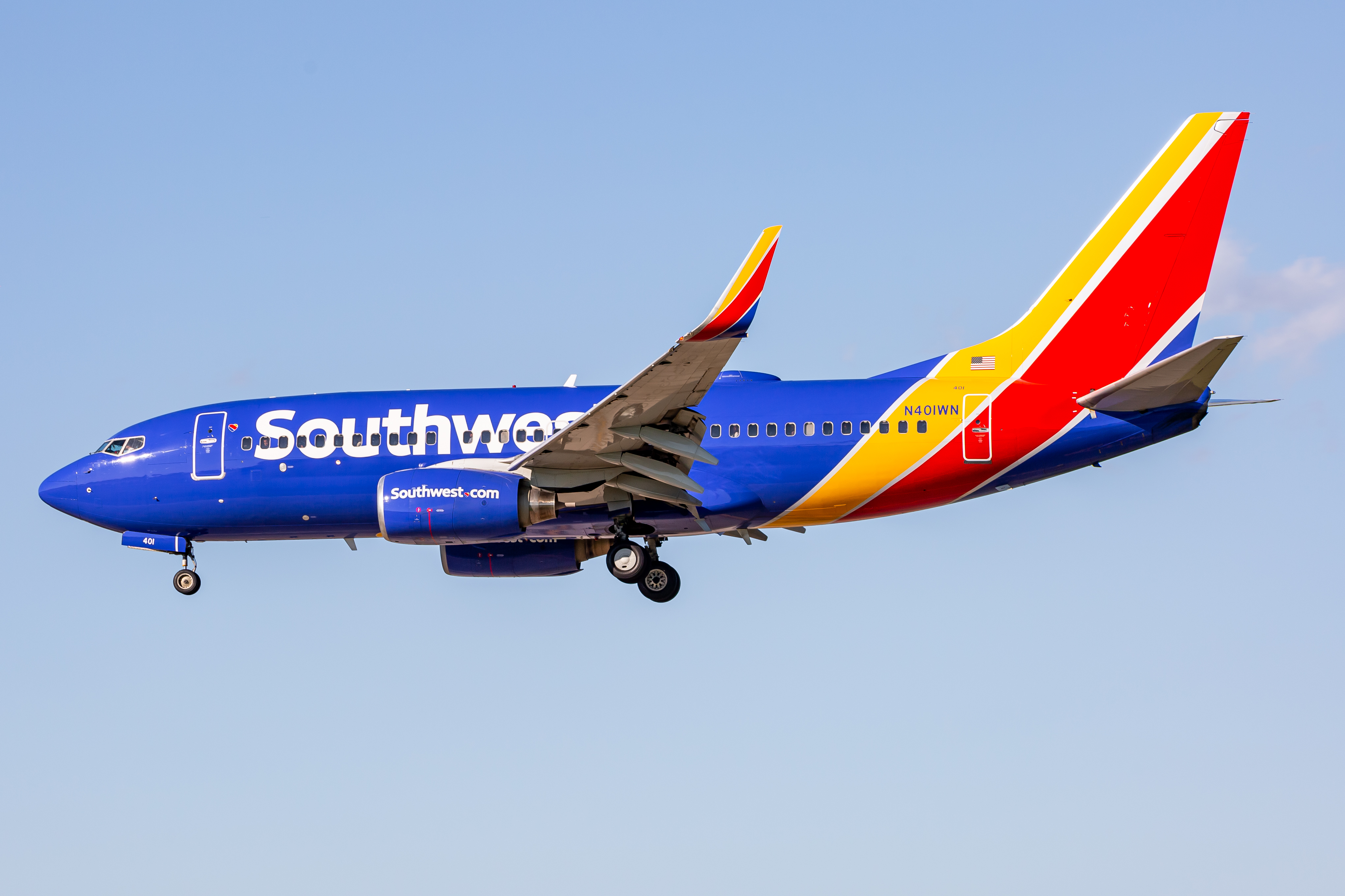 Full size: Southwest Airlines Boeing 737-700 N401WN at Baltimore/Washington International Thurgood Marshall Airport