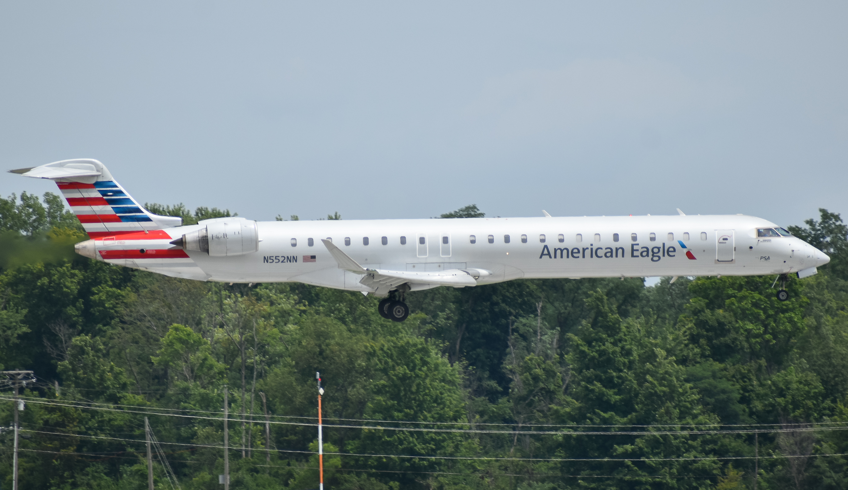 Full size: American Eagle Mitsubishi CRJ-900 N552NN at Cincinnati/Northern Kentucky International Airport