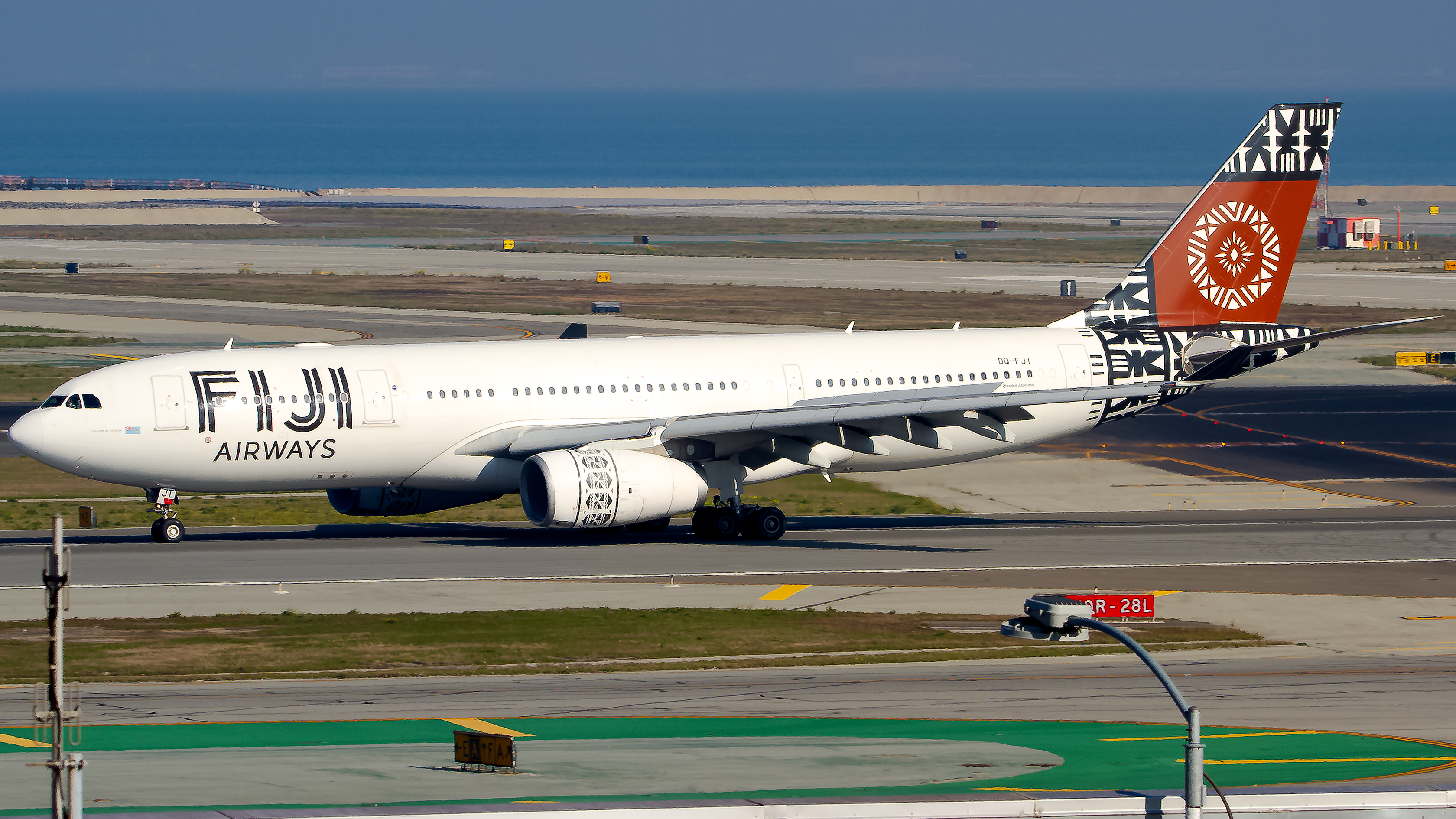 Full size: Fiji Airways Airbus A330-200 DQ-FJT at San Francisco International Airport