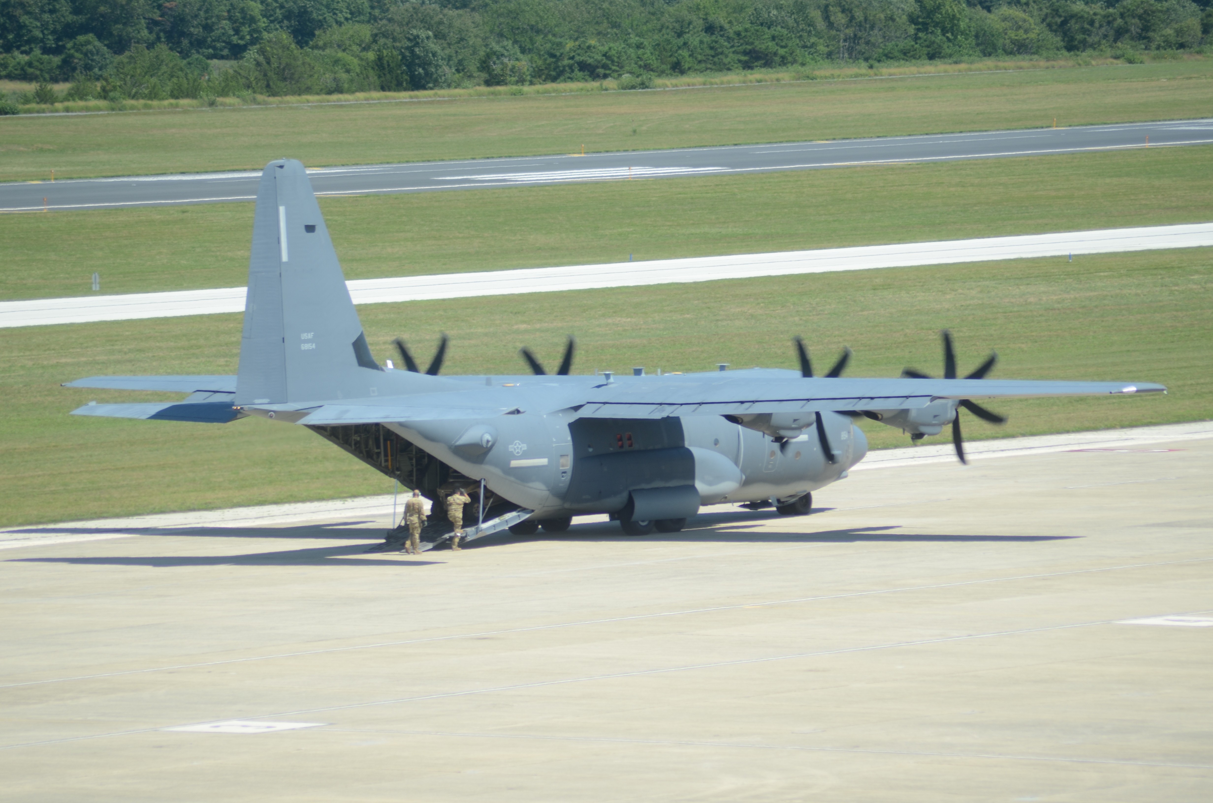 Full size: USAF - United States Air Force Lockheed EC-130J 68154 at Atlantic City International Airport