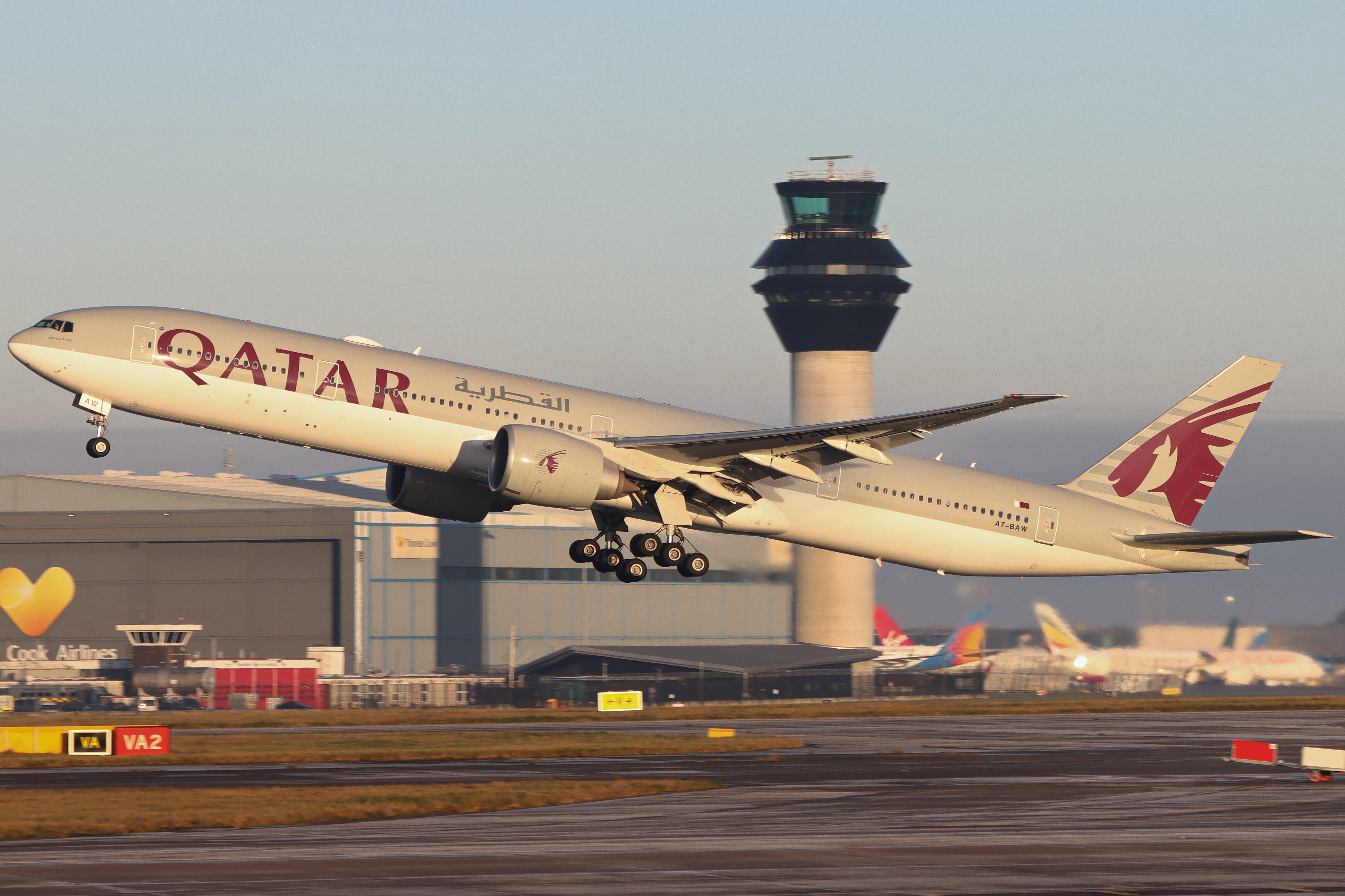 Full size: Qatar Airways Boeing 777-300ER A7-BAW at Manchester Airport
