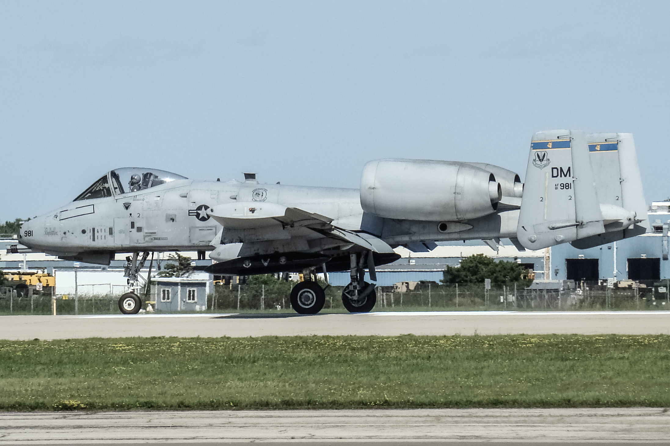 Full size: USAF - United States Air Force Fairchild A-10 Thunderbolt 81-0981 at Wittman Regional Airport