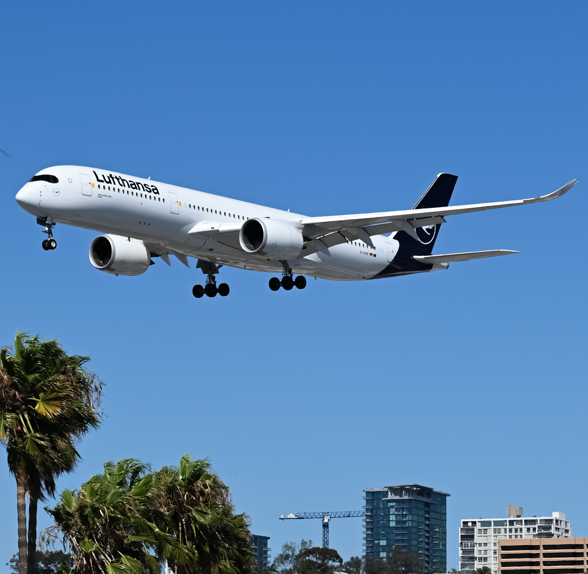 Full size: Lufthansa Airbus A350-900 D-AIXE at San Diego International Airport