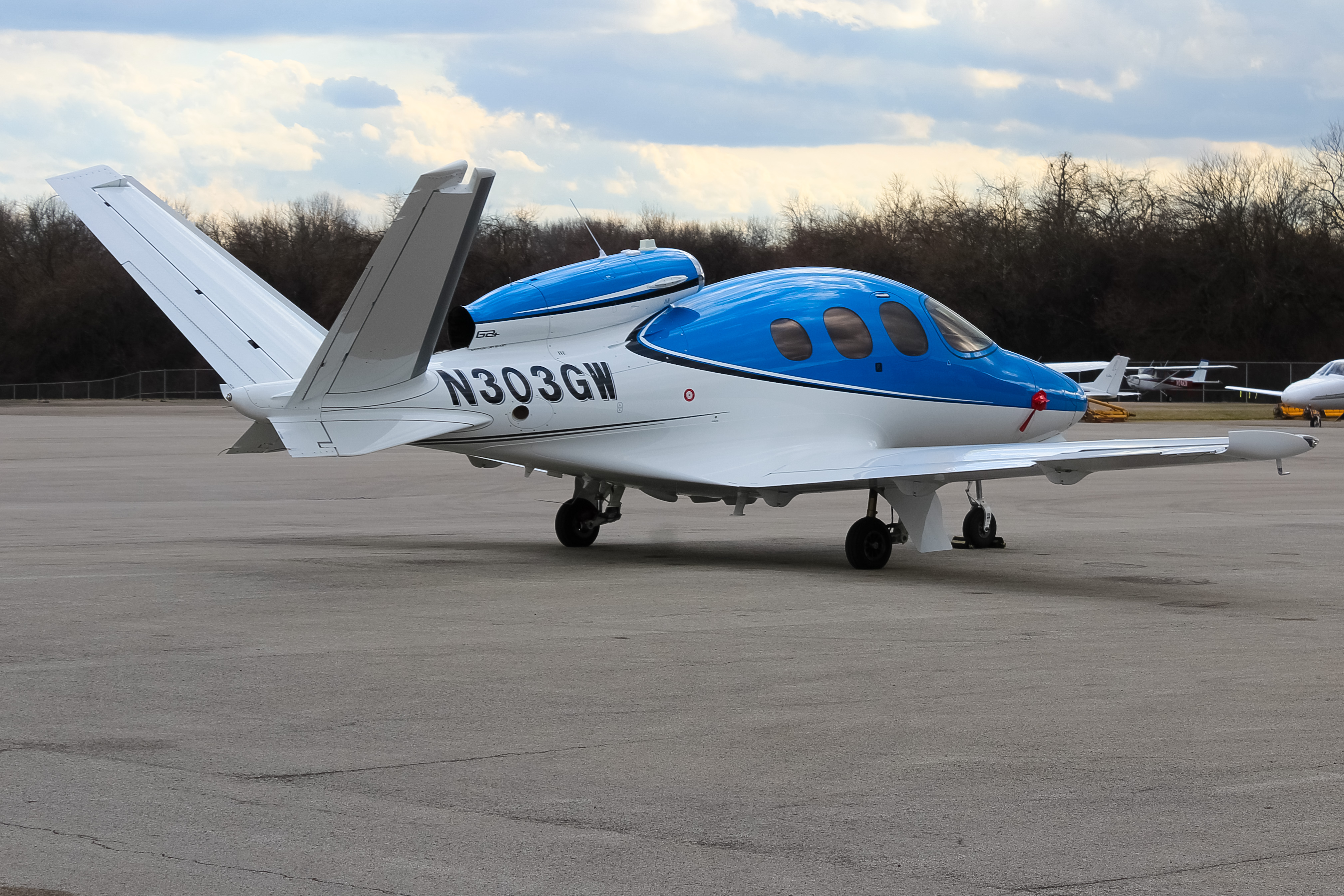 Full size: PRIVATE Cirrus Vision Jet N303GW at Cincinnati Municipal Airport/Lunken Field