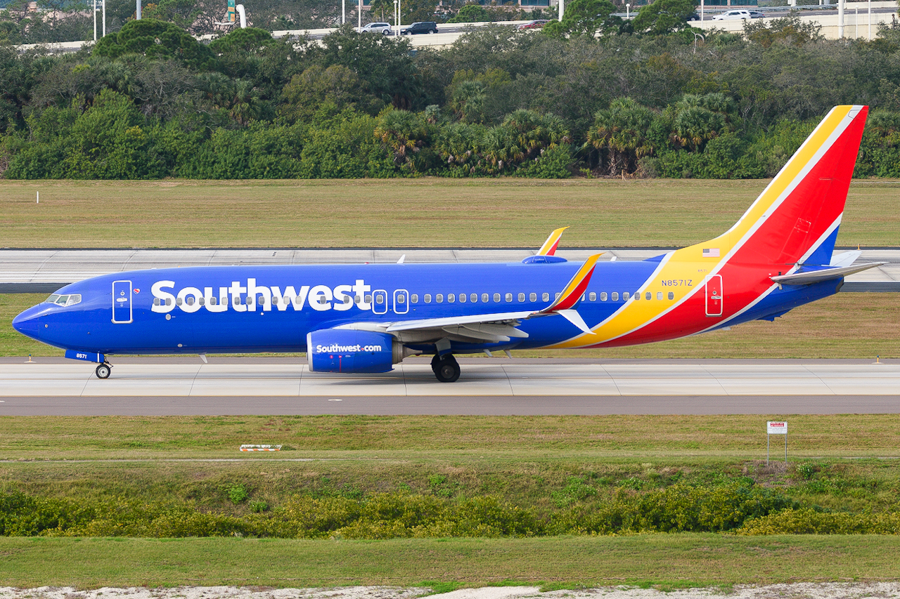 Full size: Southwest Airlines Boeing 737-800 N8571Z at Tampa International Airport