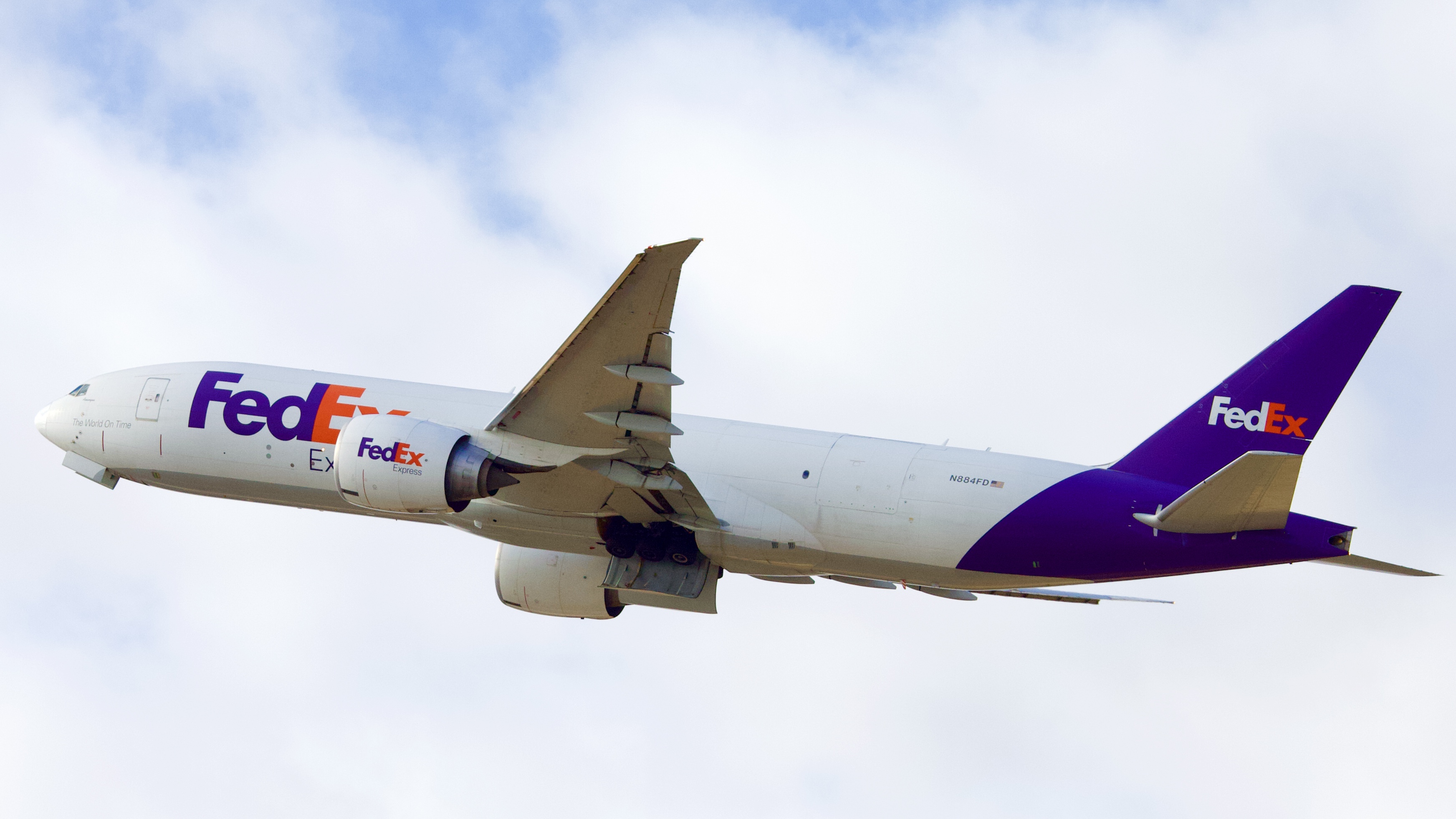 Full size: FedEx Boeing 777-F N884FD at Houston-George Bush Intercontinental Airport