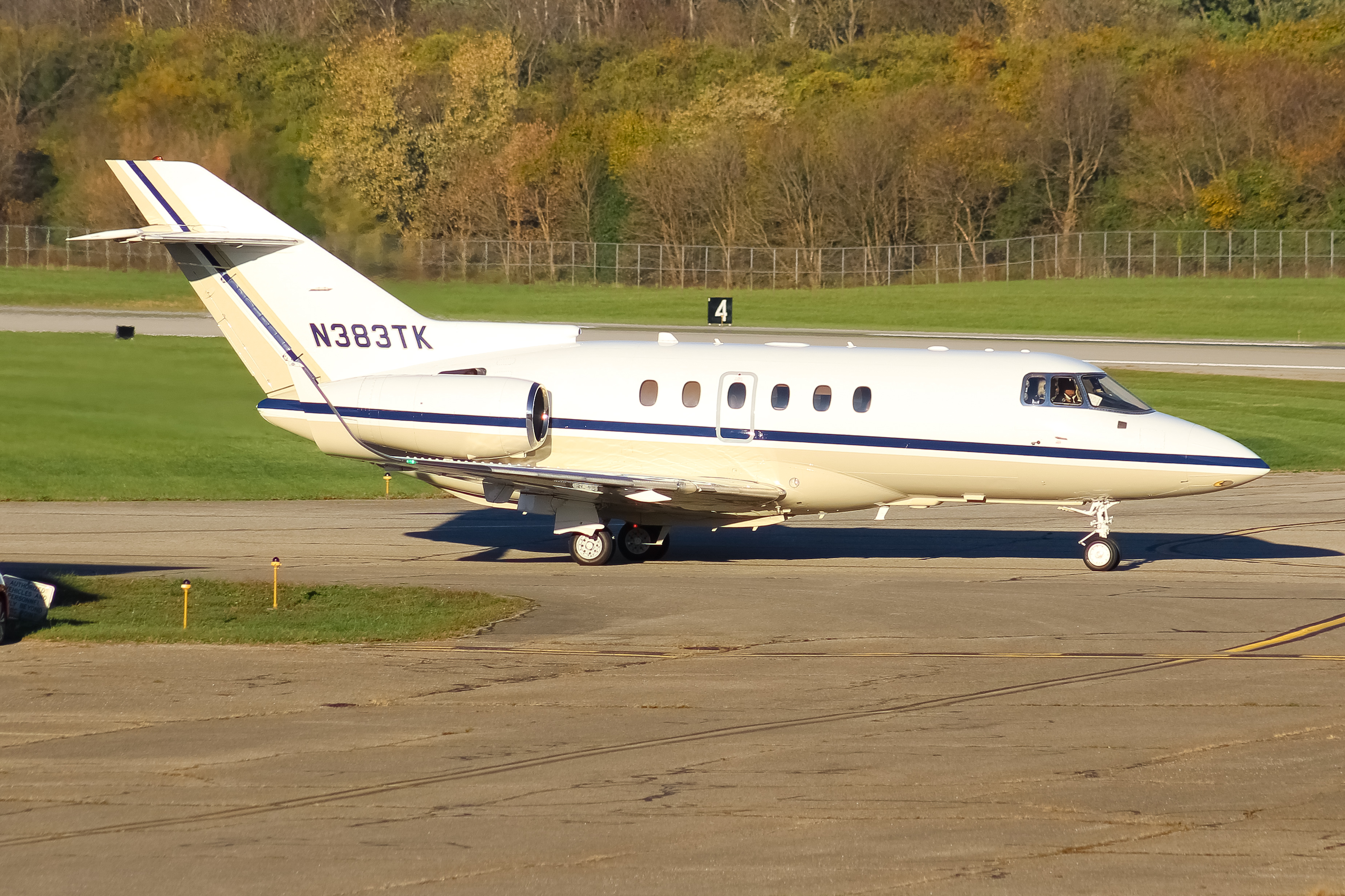 Full size: PRIVATE  Beechcraft Hawker 850XP N383TK at Cincinnati Municipal Airport/Lunken Field